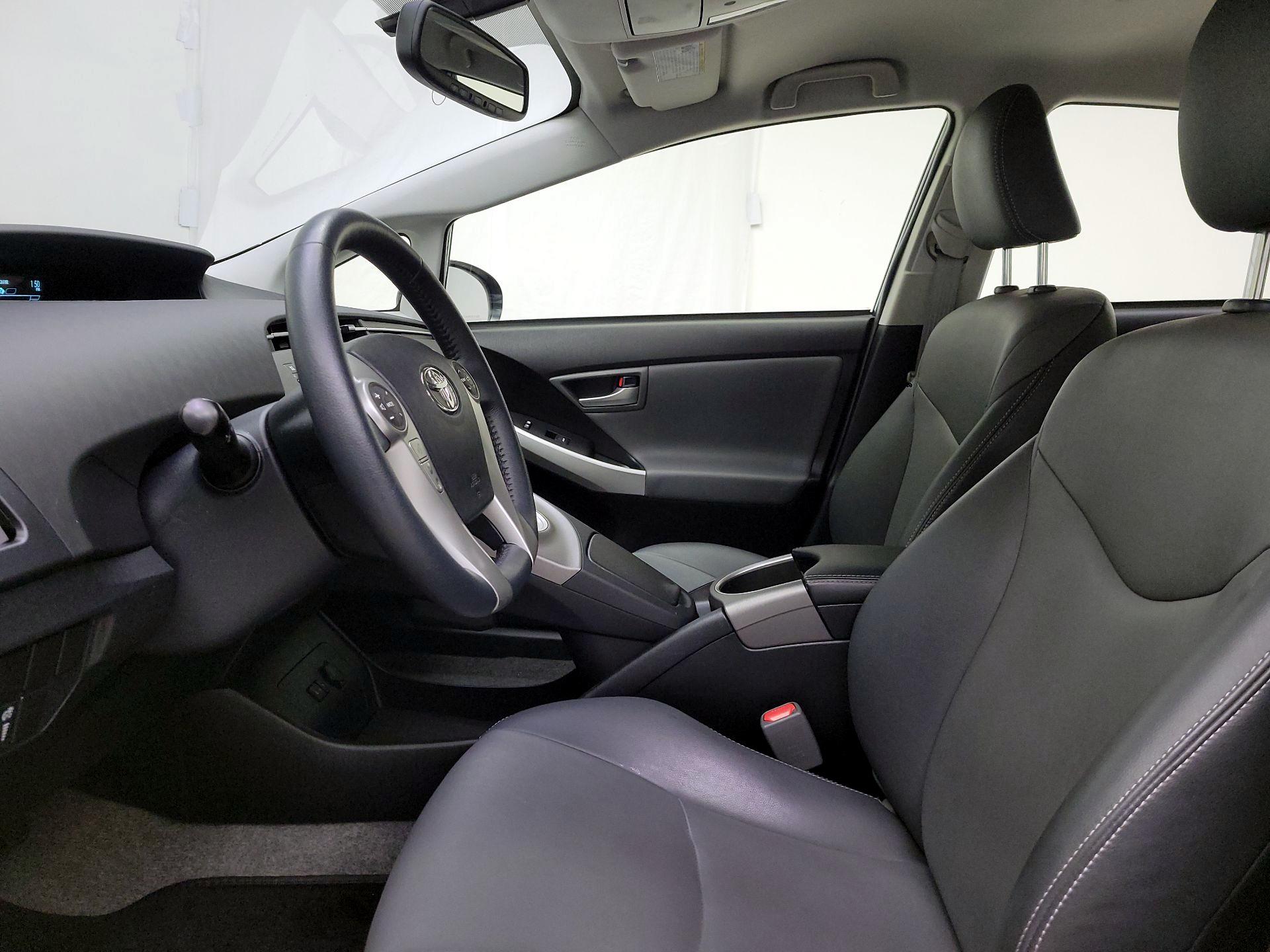 Thumbnail: 2015 Toyota Prius - 11