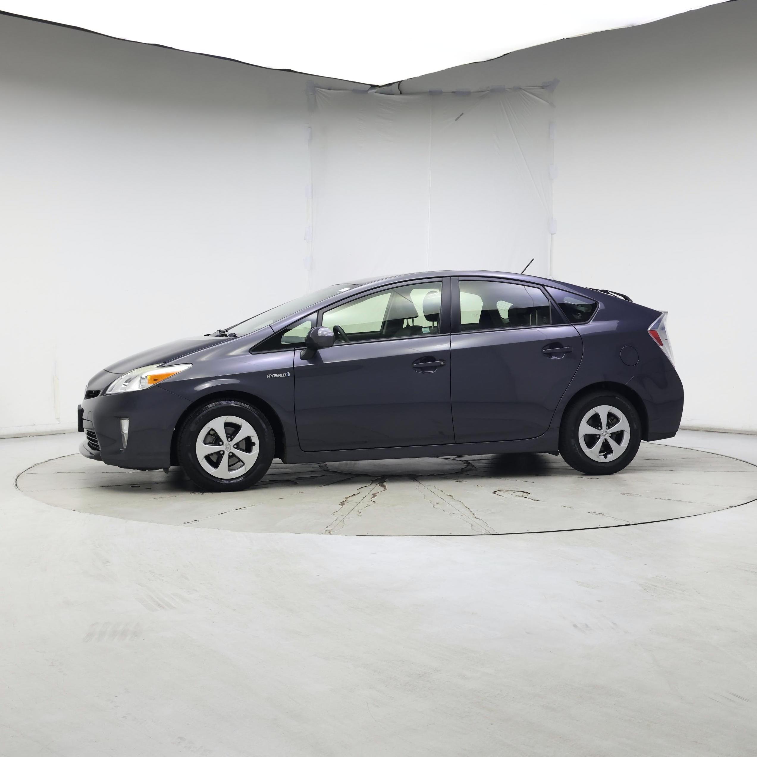 Thumbnail: 2015 Toyota Prius - 3