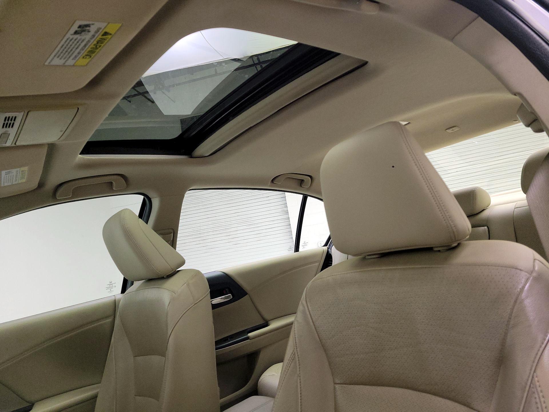 Thumbnail: 2015 Honda Accord - 19