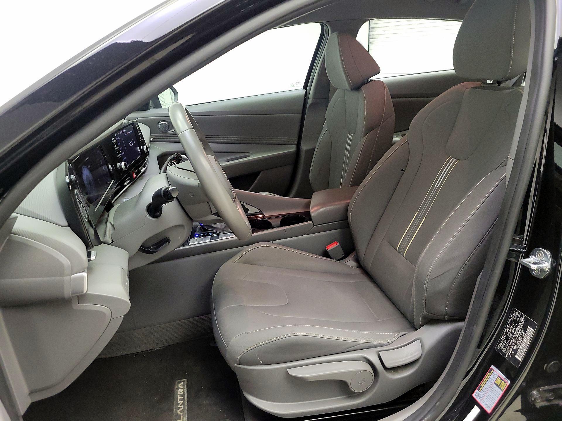 Thumbnail: 2021 Hyundai Elantra - 11