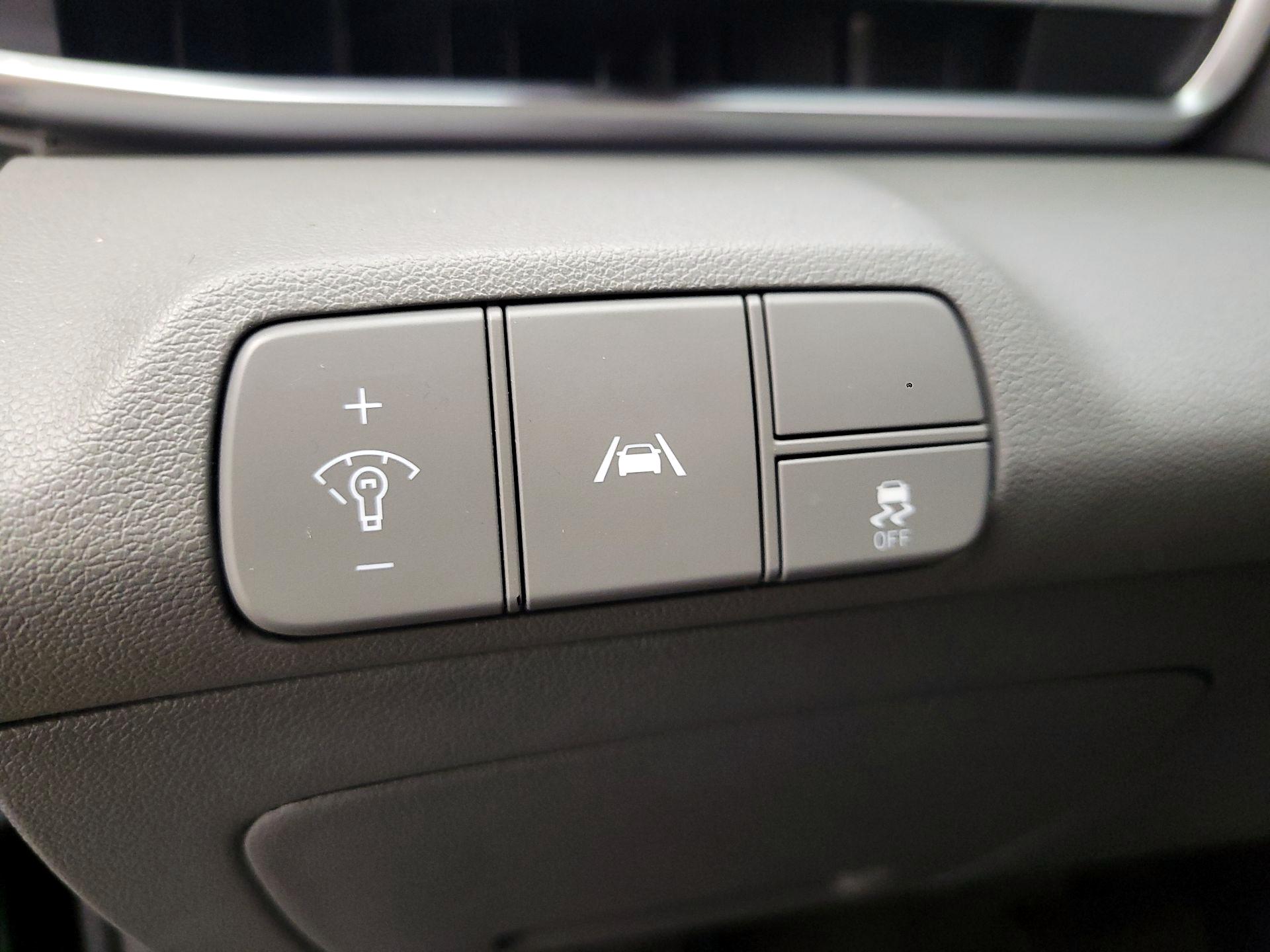 Thumbnail: 2021 Hyundai Elantra - 13