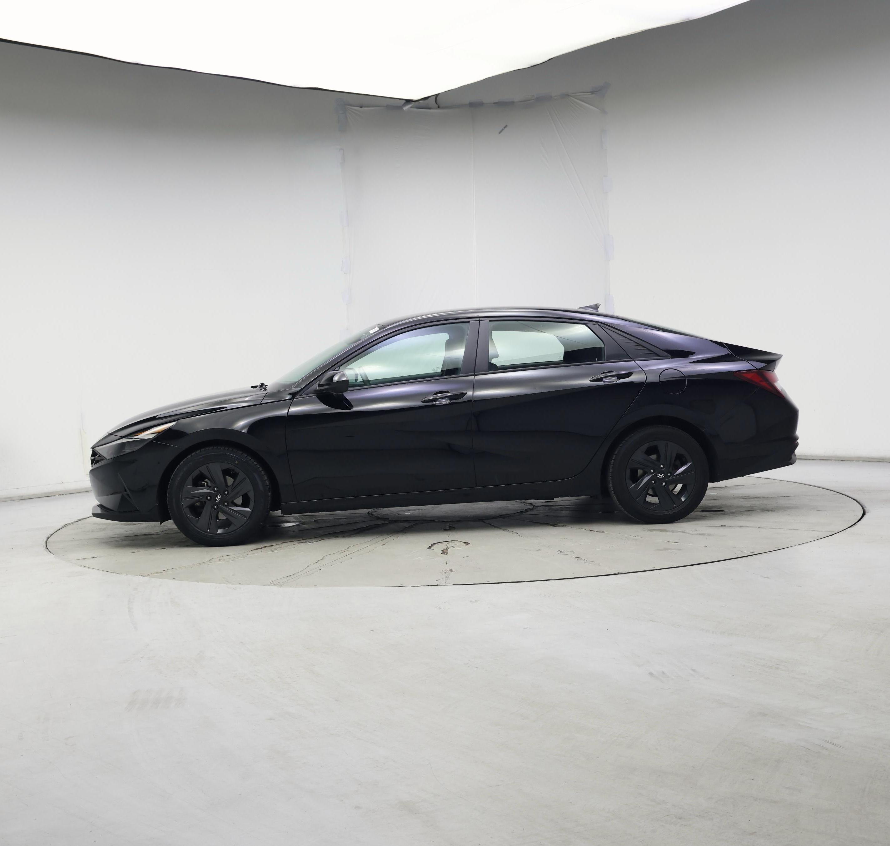 Thumbnail: 2021 Hyundai Elantra - 3