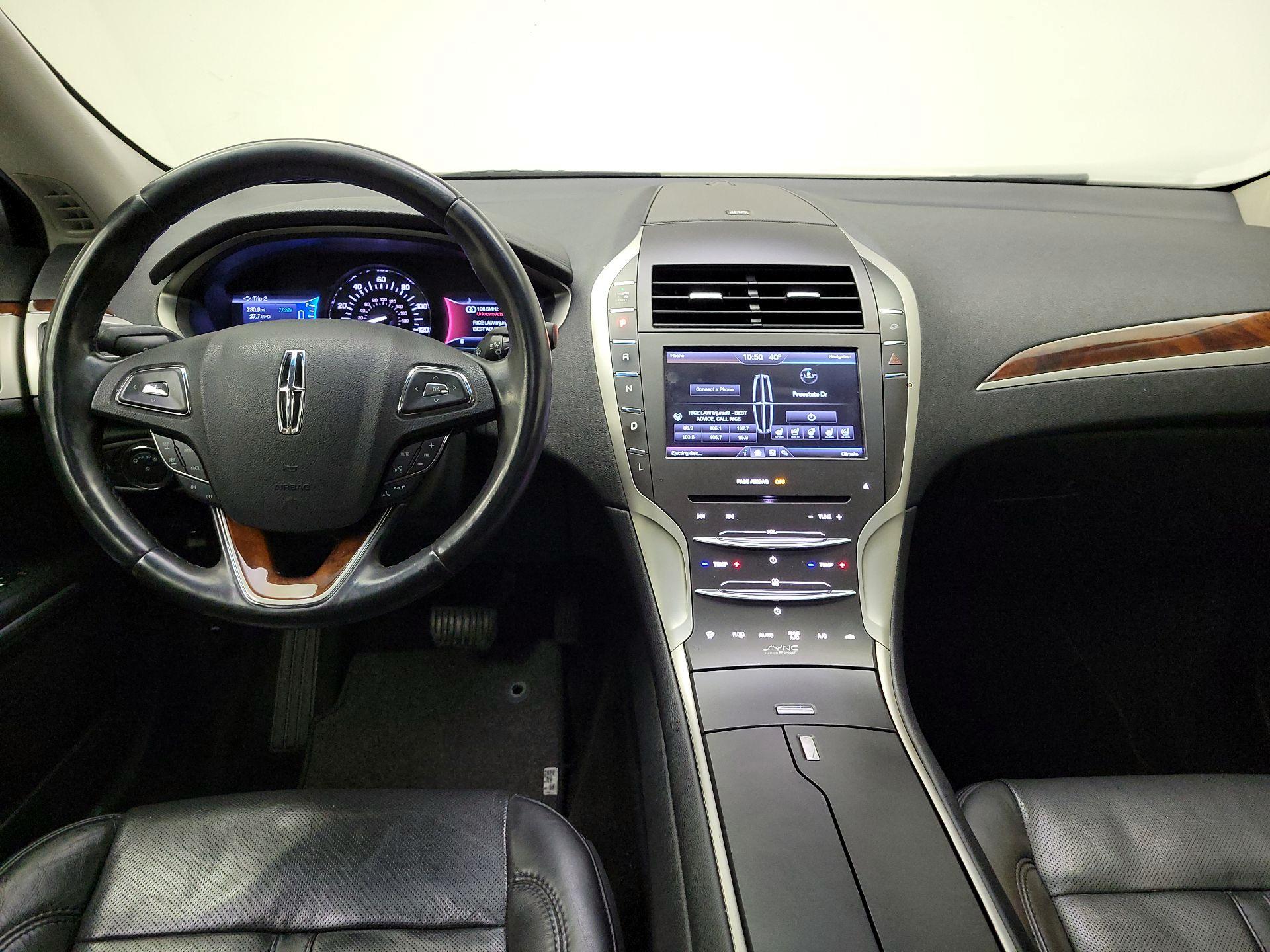 Thumbnail: 2015 Lincoln MKZ - 9