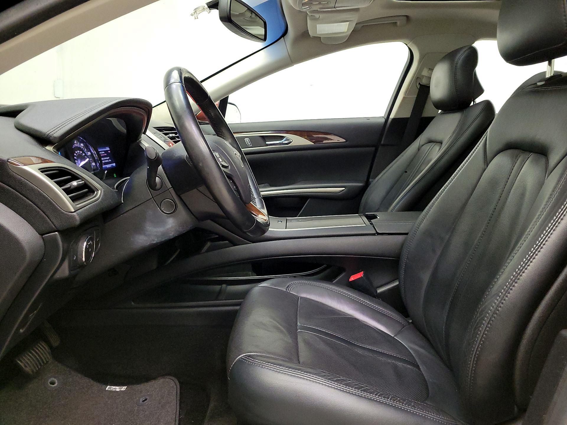 Thumbnail: 2015 Lincoln MKZ - 11