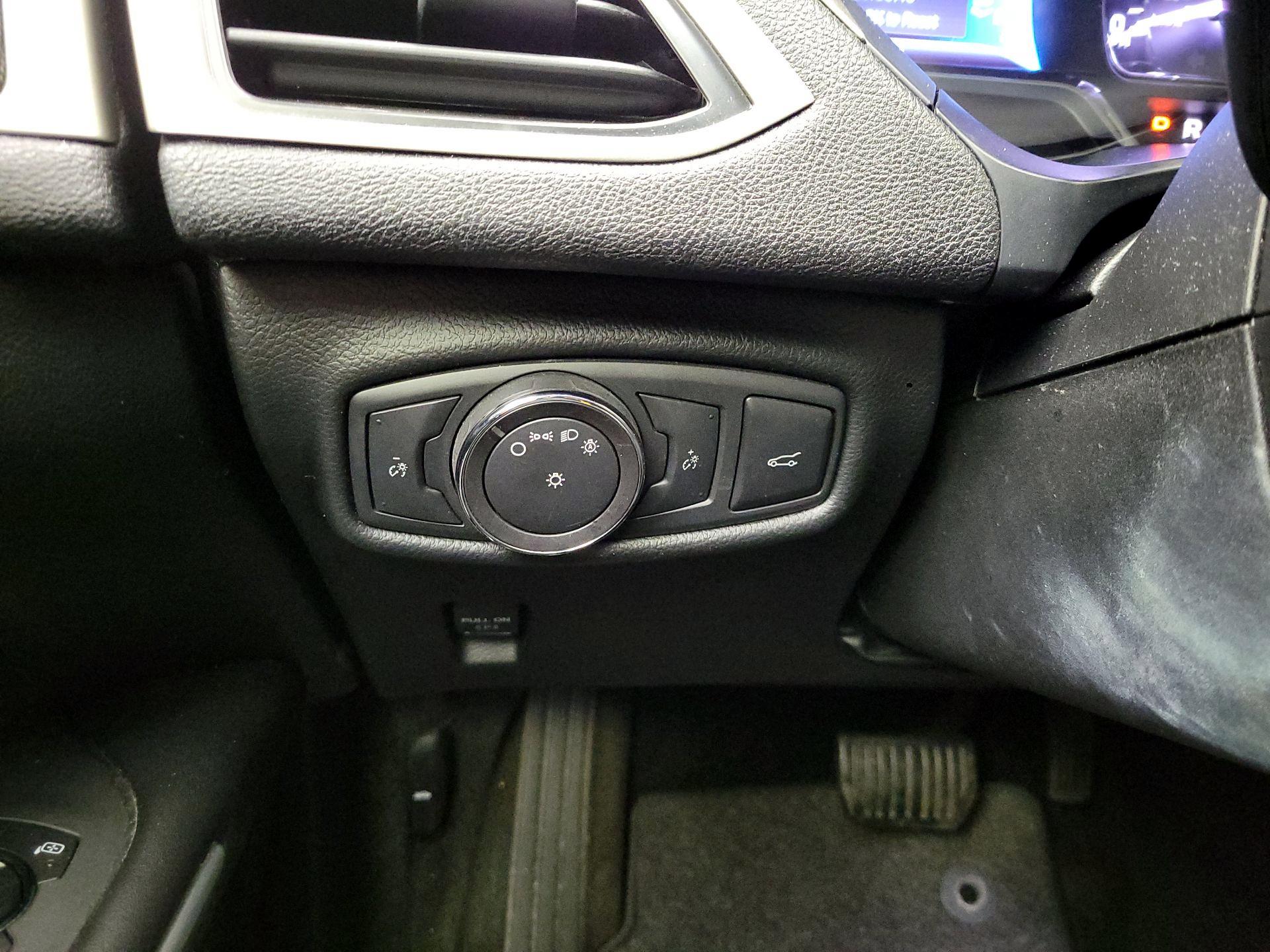 Thumbnail: 2015 Lincoln MKZ - 13