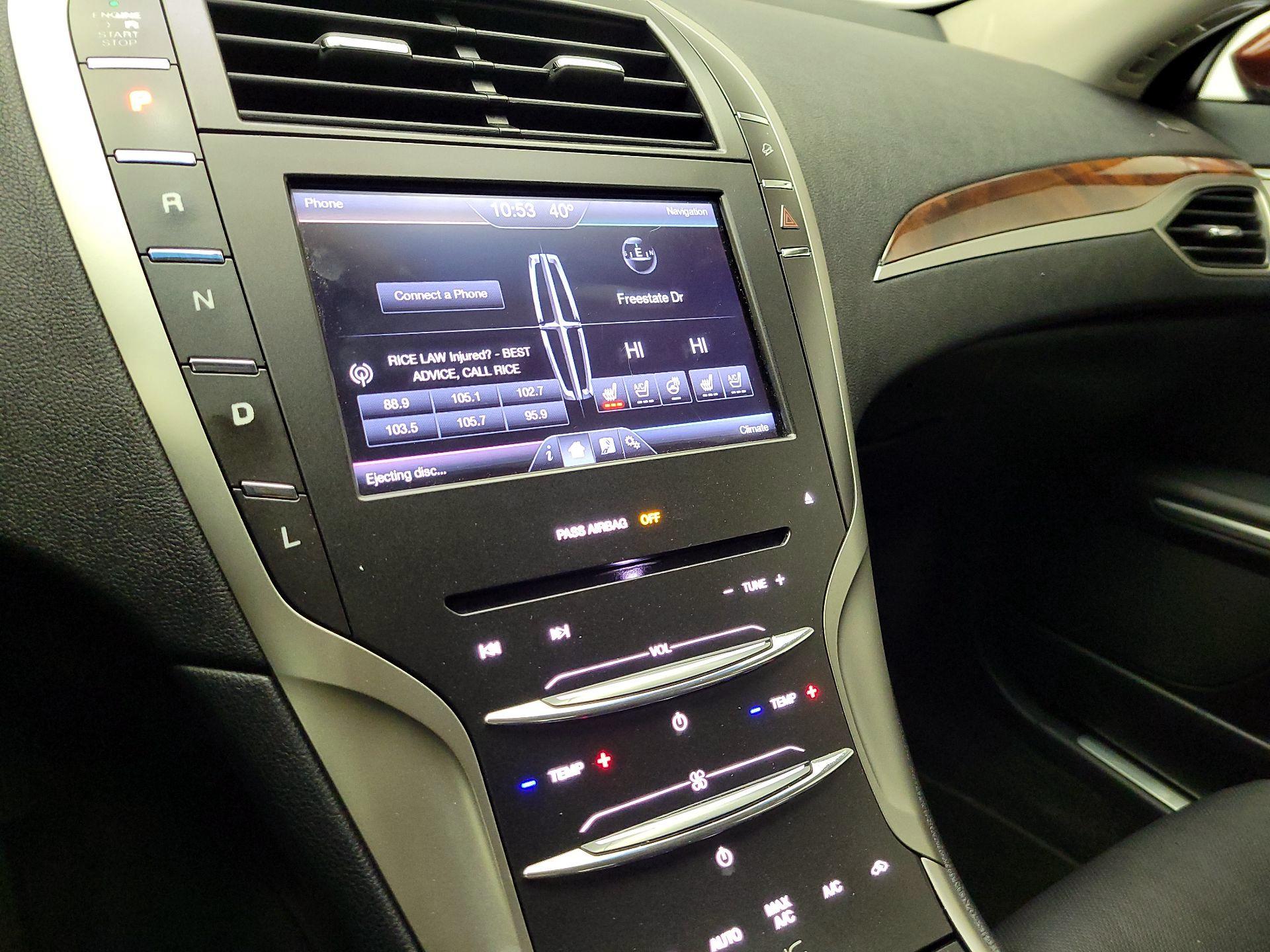 Thumbnail: 2015 Lincoln MKZ - 17