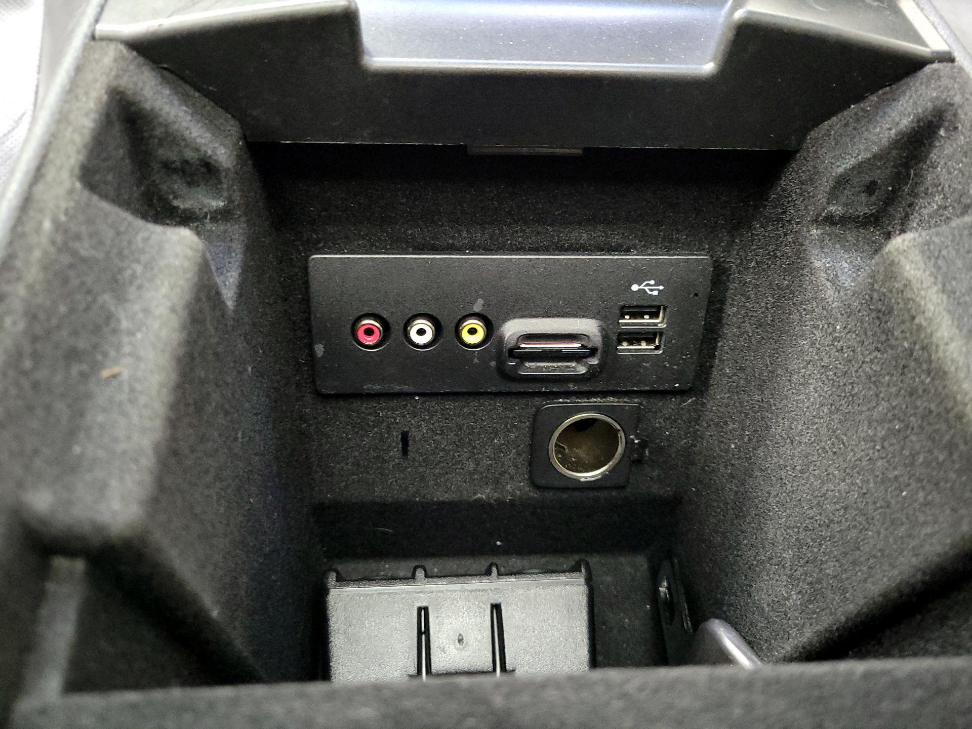 Thumbnail: 2015 Lincoln MKZ - 19