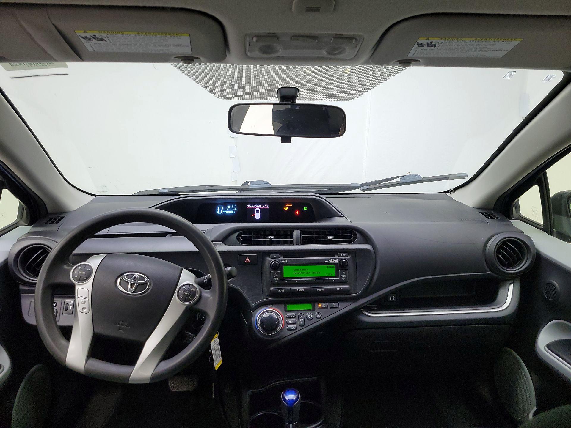 Thumbnail: 2014 Toyota Prius c - 9