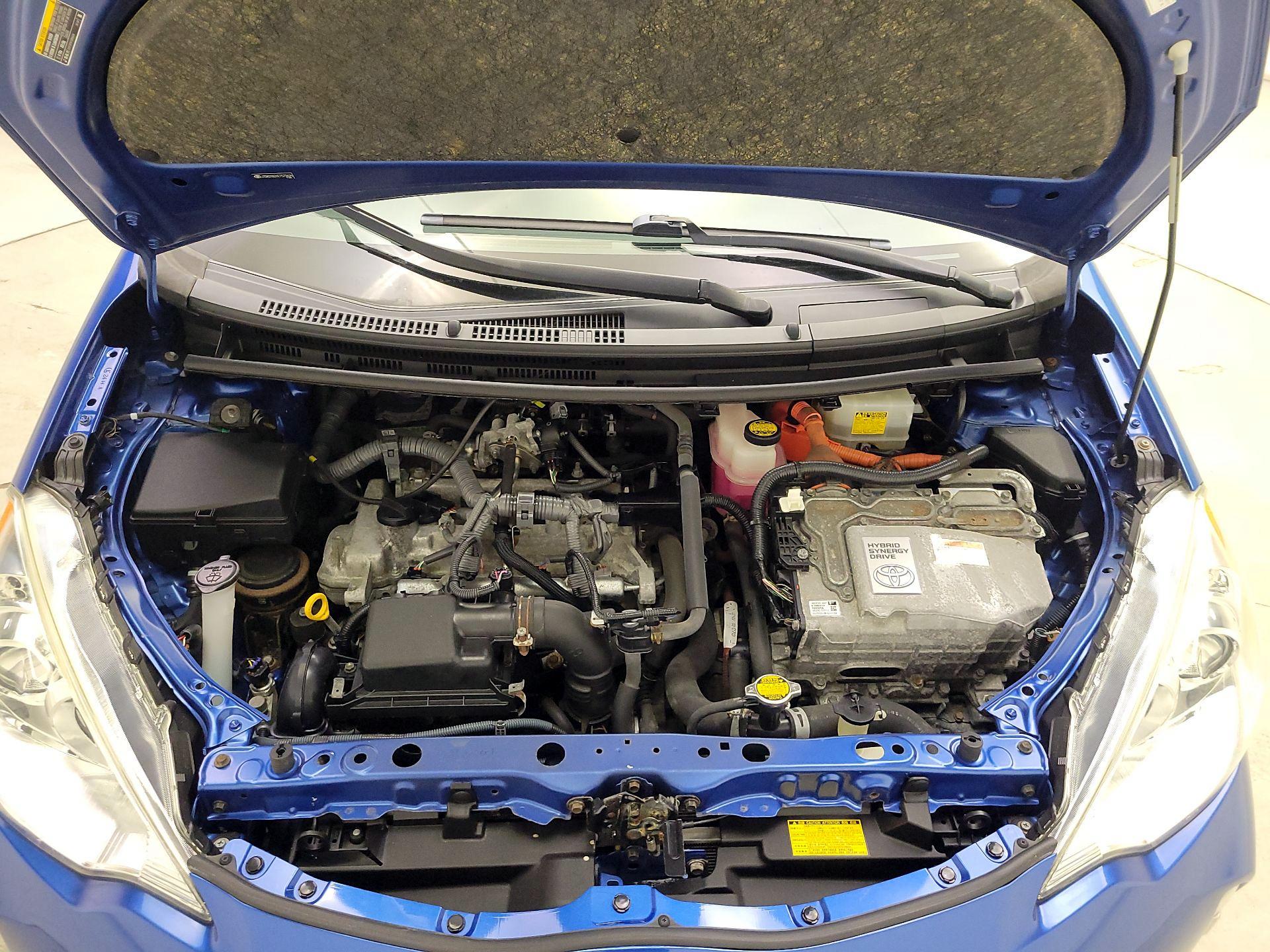 Thumbnail: 2014 Toyota Prius c - 20