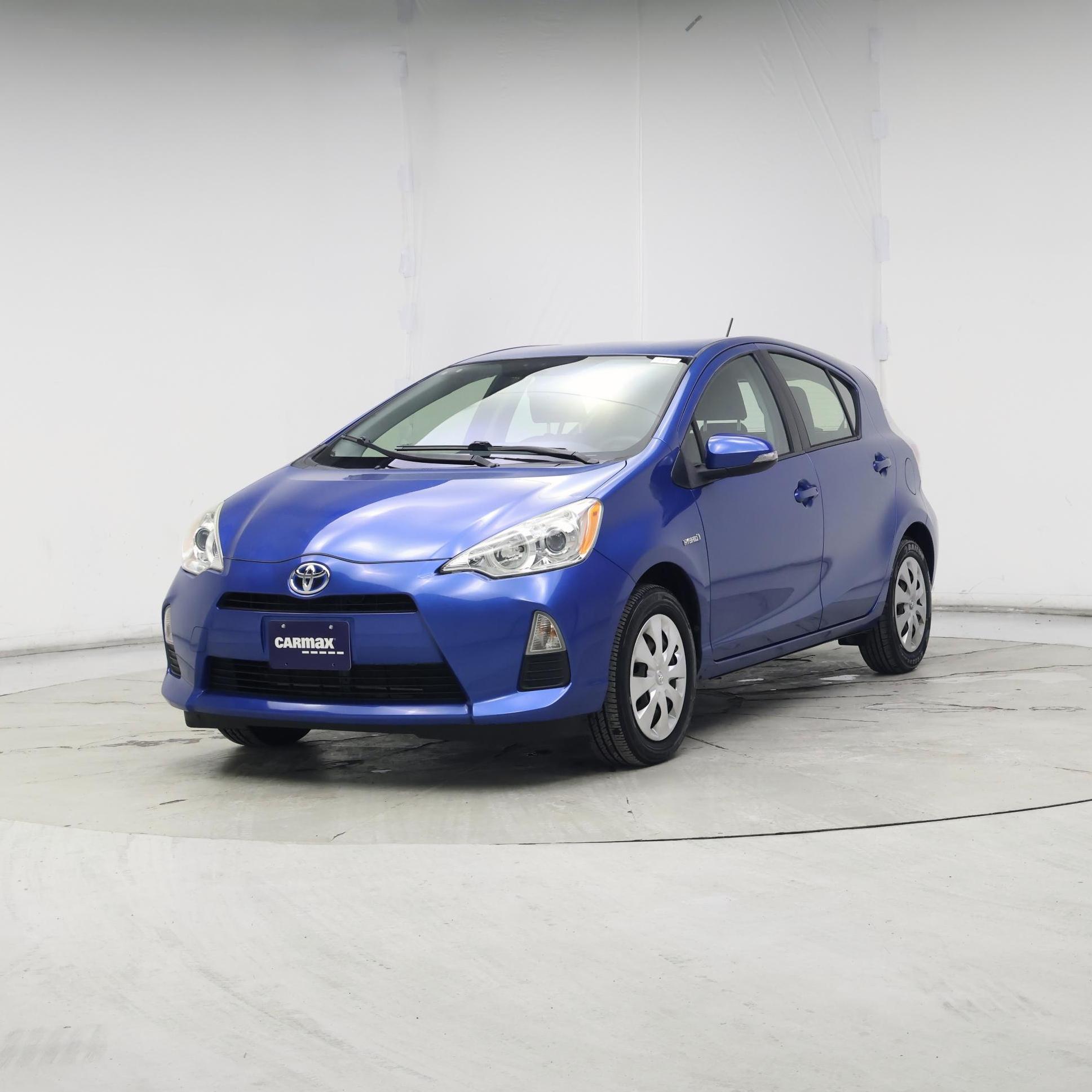 Thumbnail: 2014 Toyota Prius c - 4