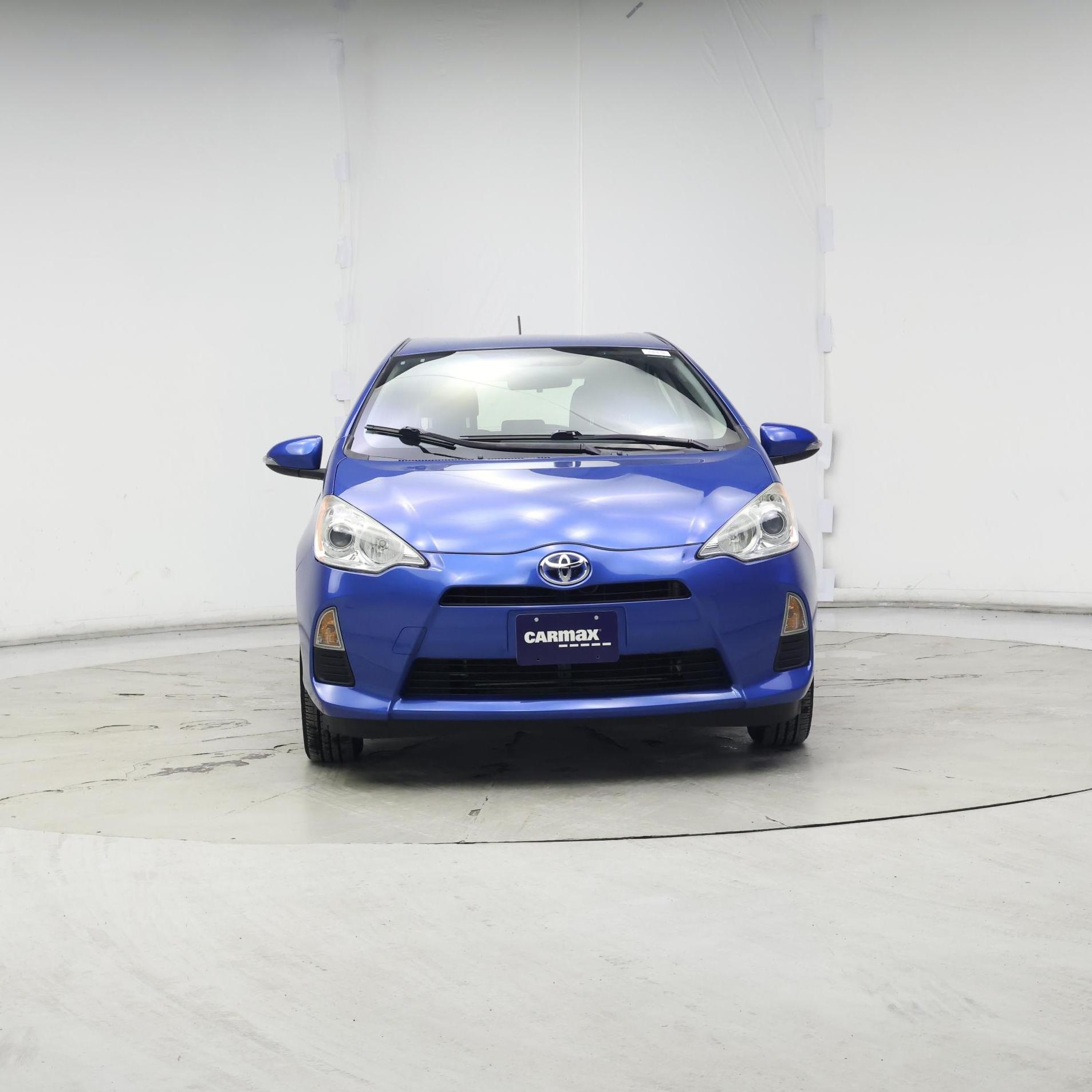 Thumbnail: 2014 Toyota Prius c - 5