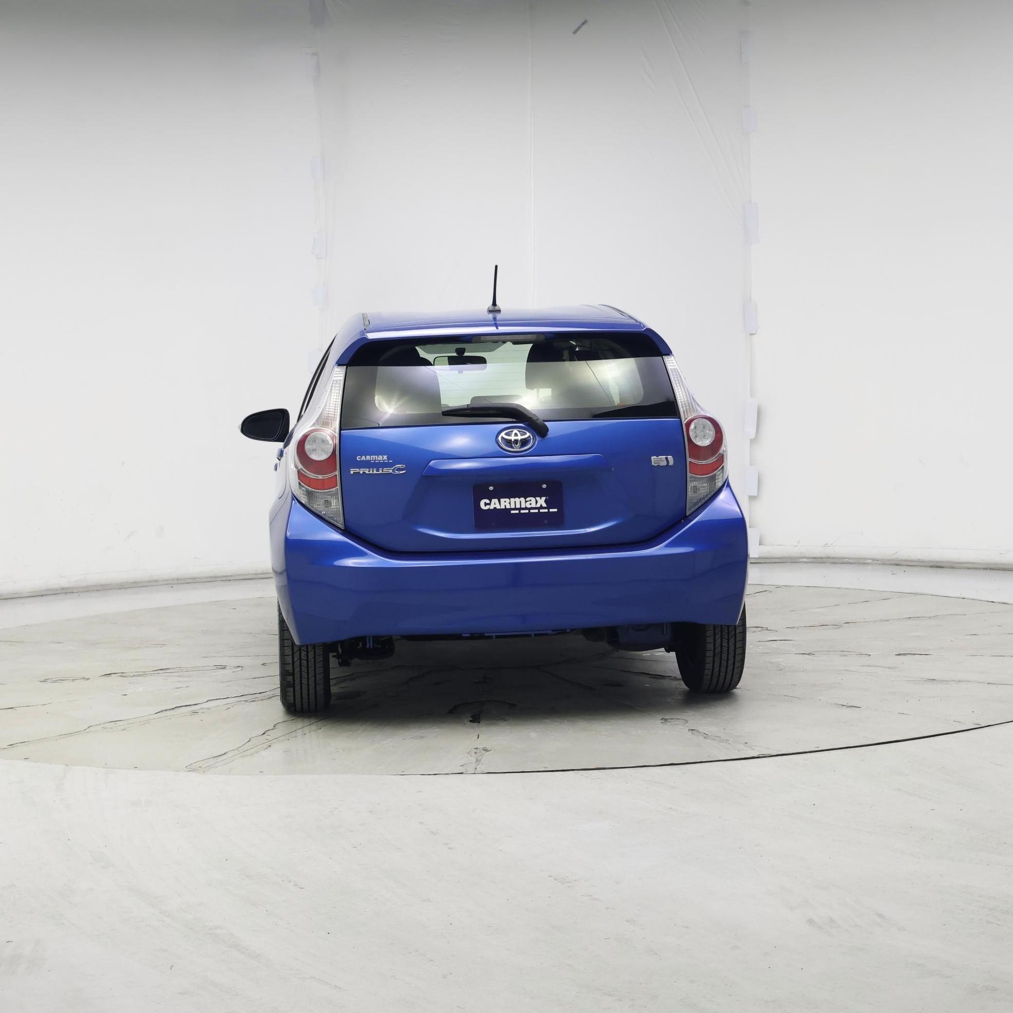 Thumbnail: 2014 Toyota Prius c - 6