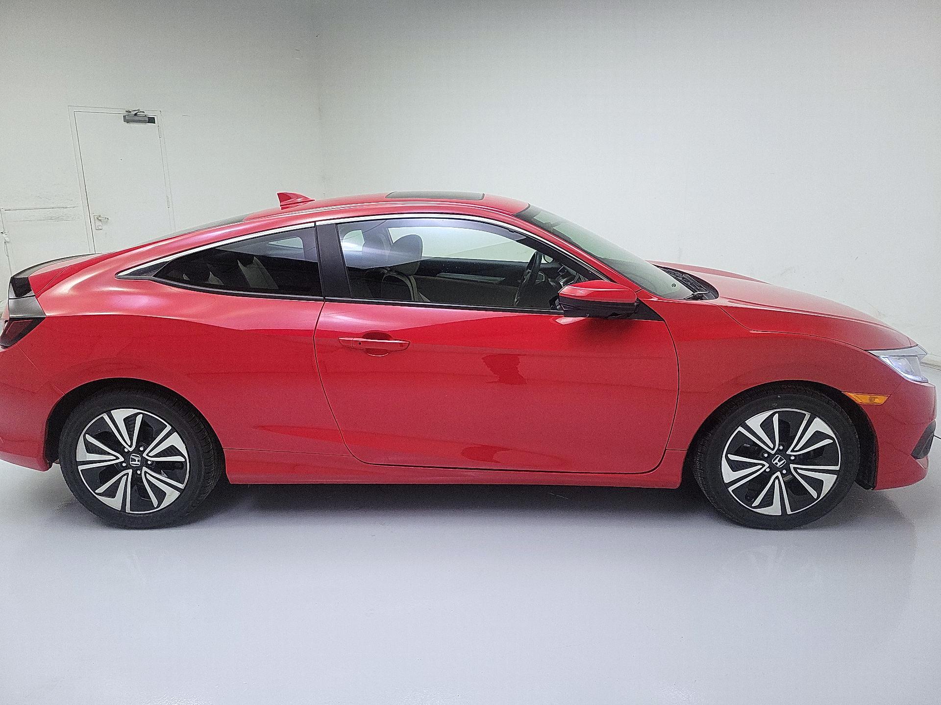 Thumbnail: 2017 Honda Civic - 4