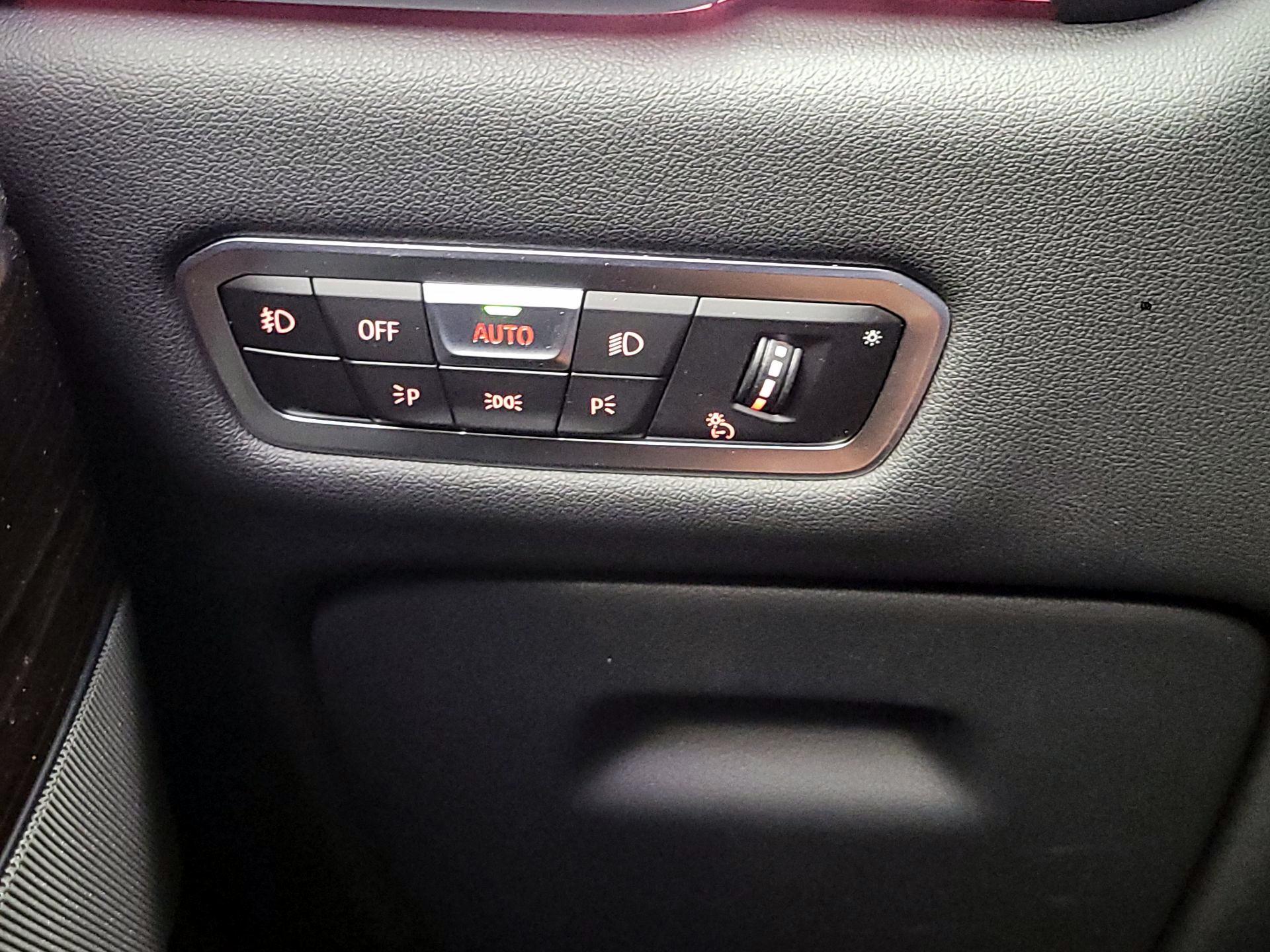 Thumbnail: 2021 BMW X6 - 13