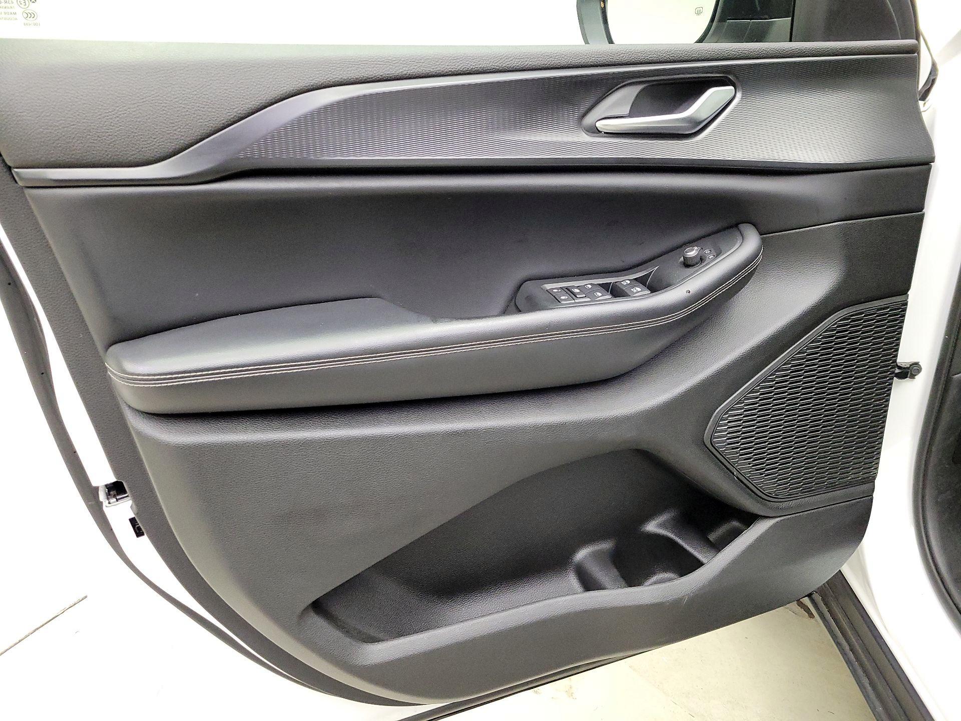 Thumbnail: 2023 Jeep Grand Cherokee - 12