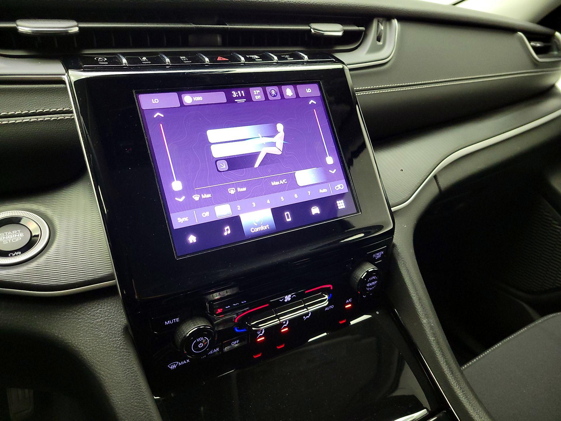 Thumbnail: 2023 Jeep Grand Cherokee - 16