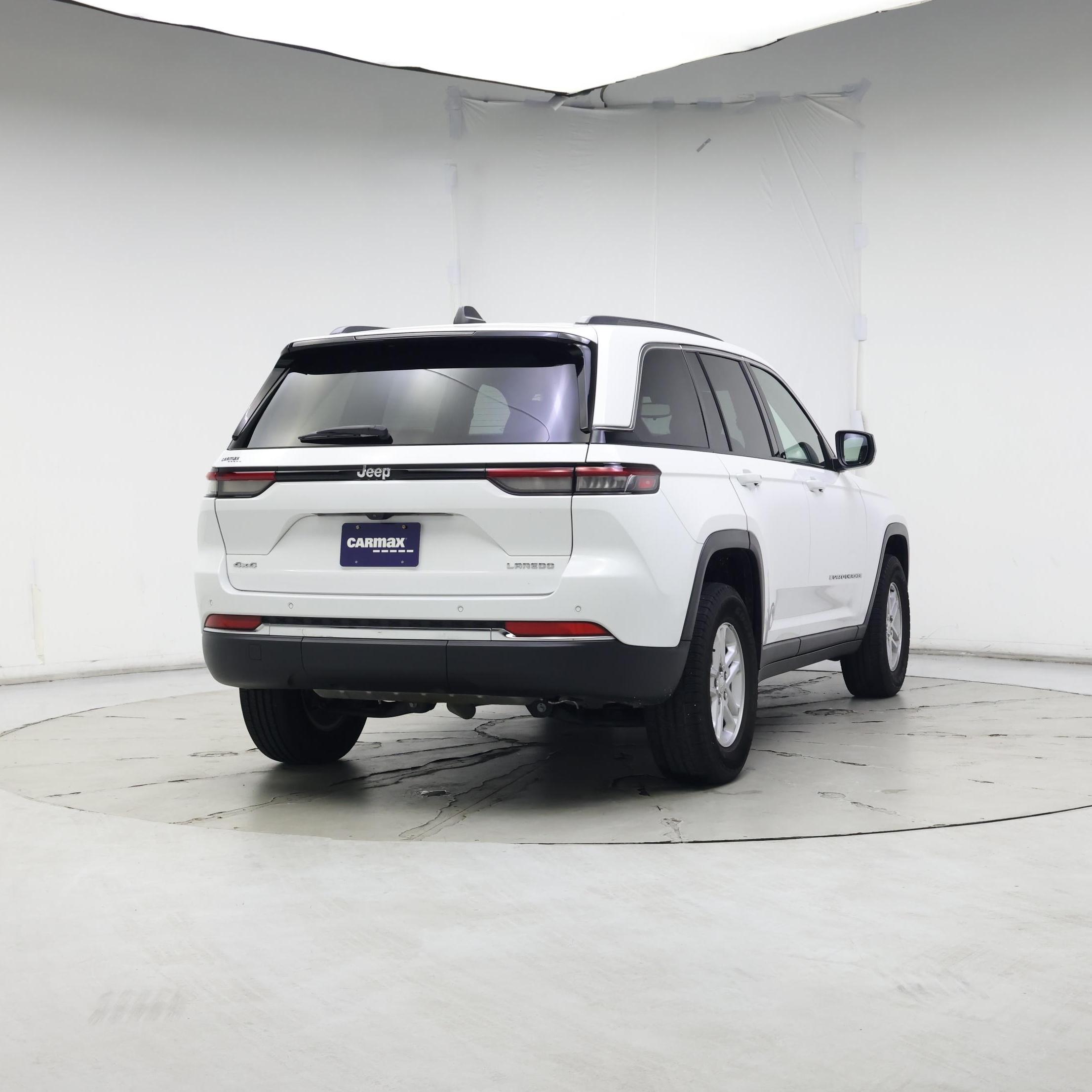 Thumbnail: 2023 Jeep Grand Cherokee - 8