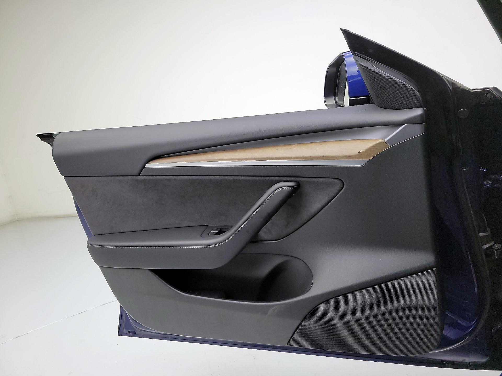 Thumbnail: 2022 Tesla Model 3 - 10