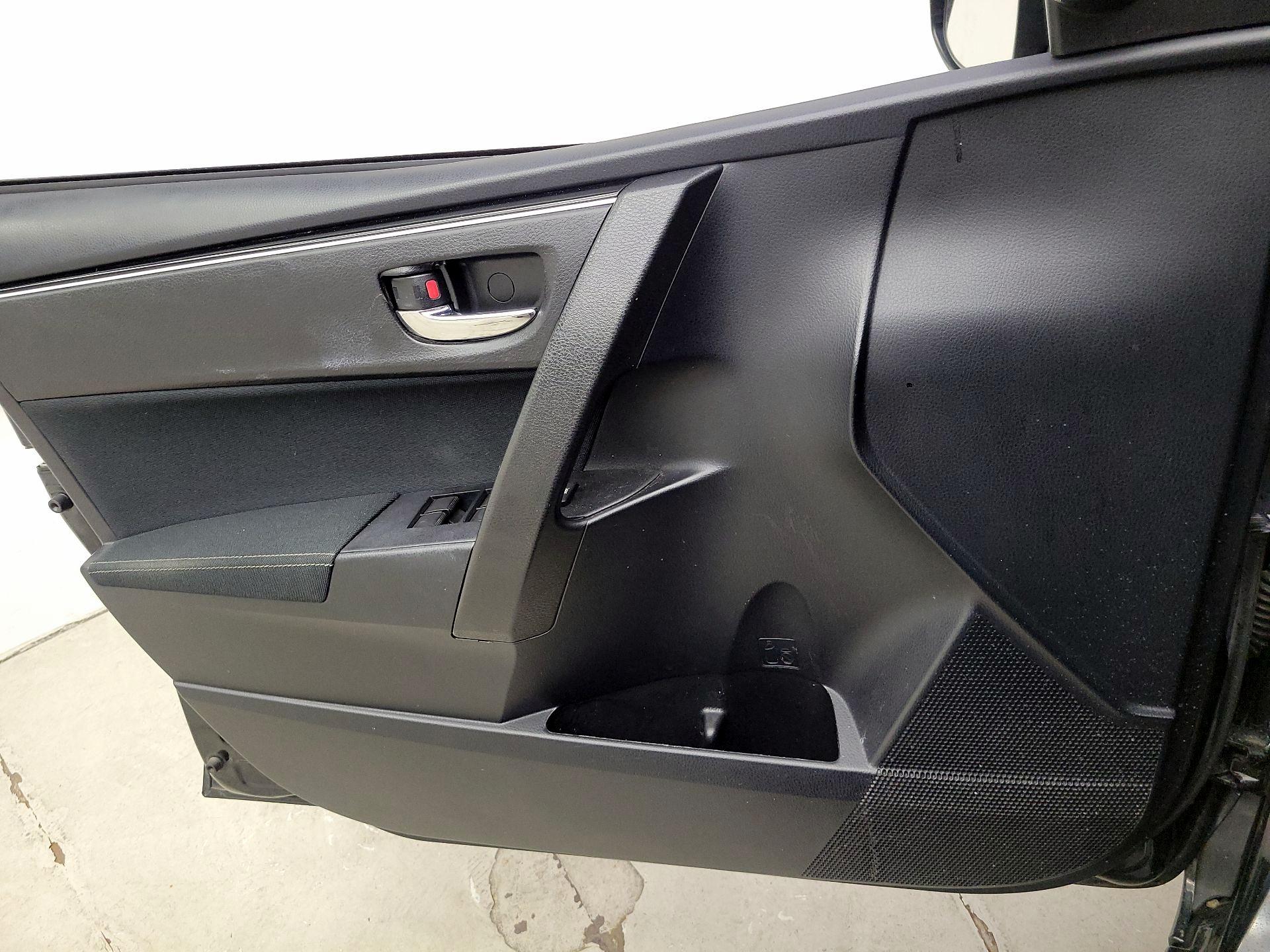 Thumbnail: 2017 Toyota Corolla - 12