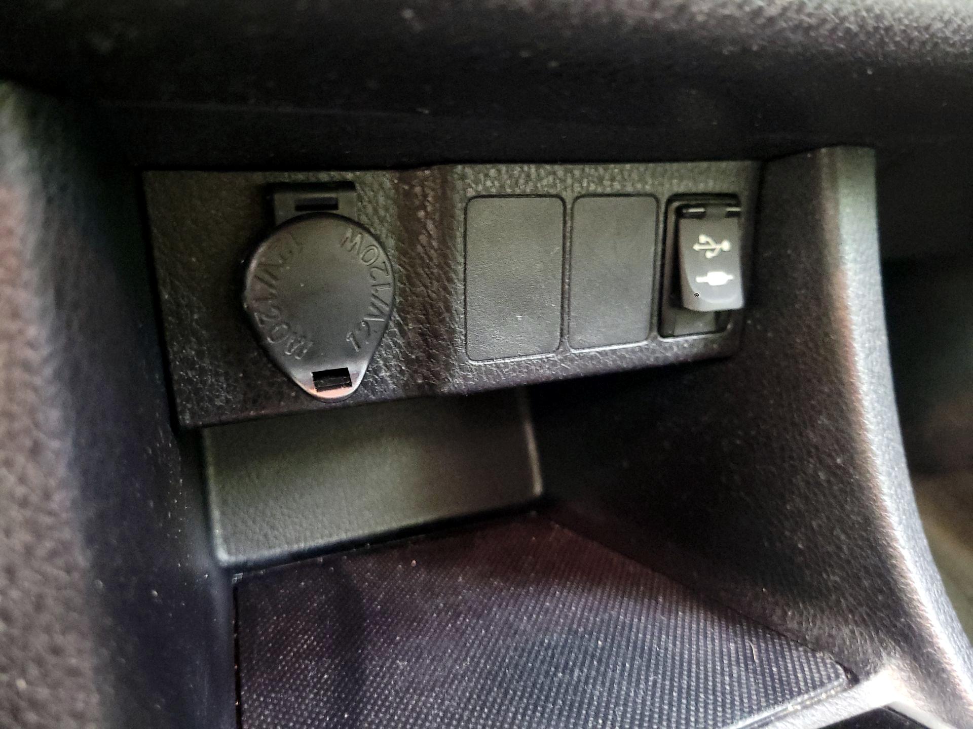 Thumbnail: 2017 Toyota Corolla - 18