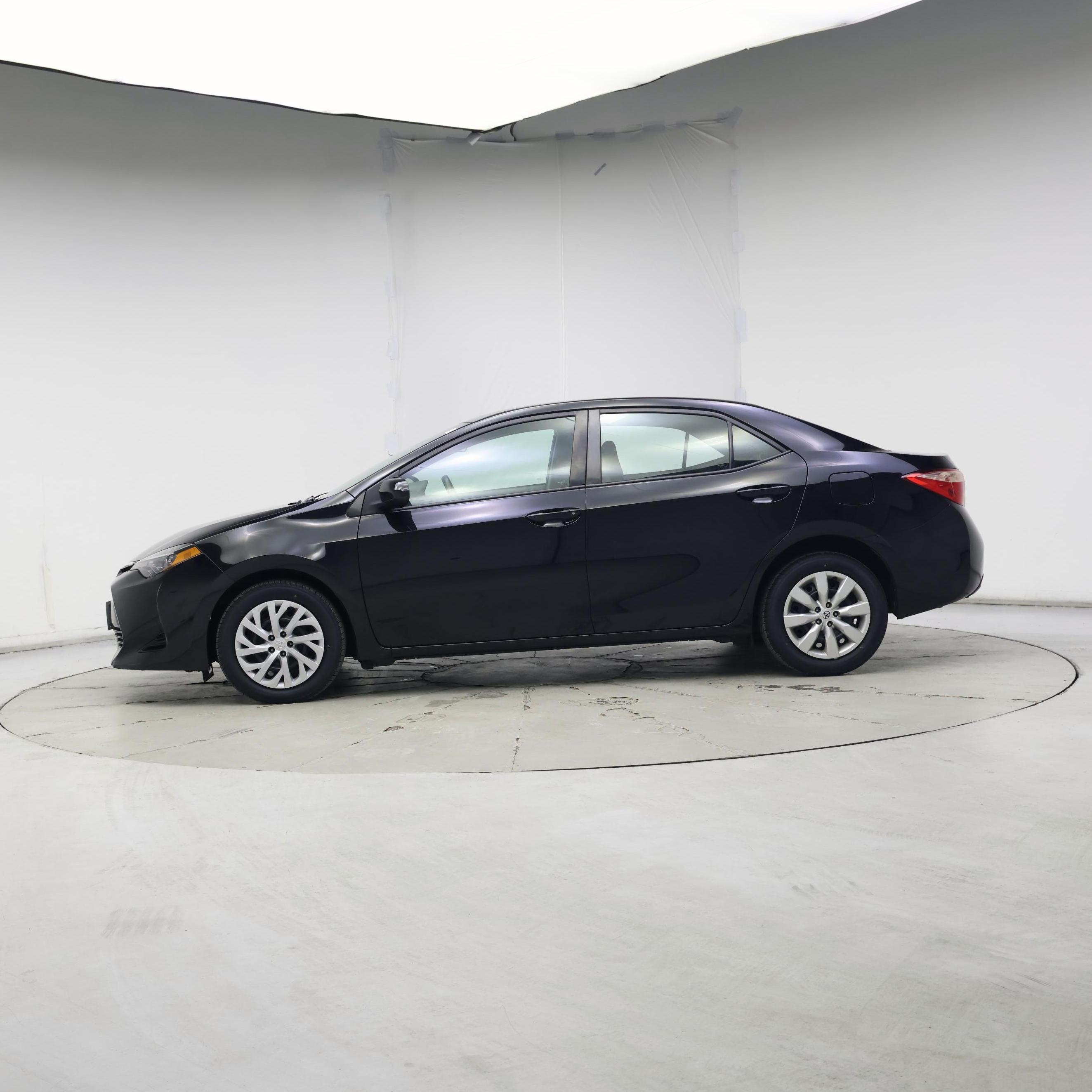 Thumbnail: 2017 Toyota Corolla - 3