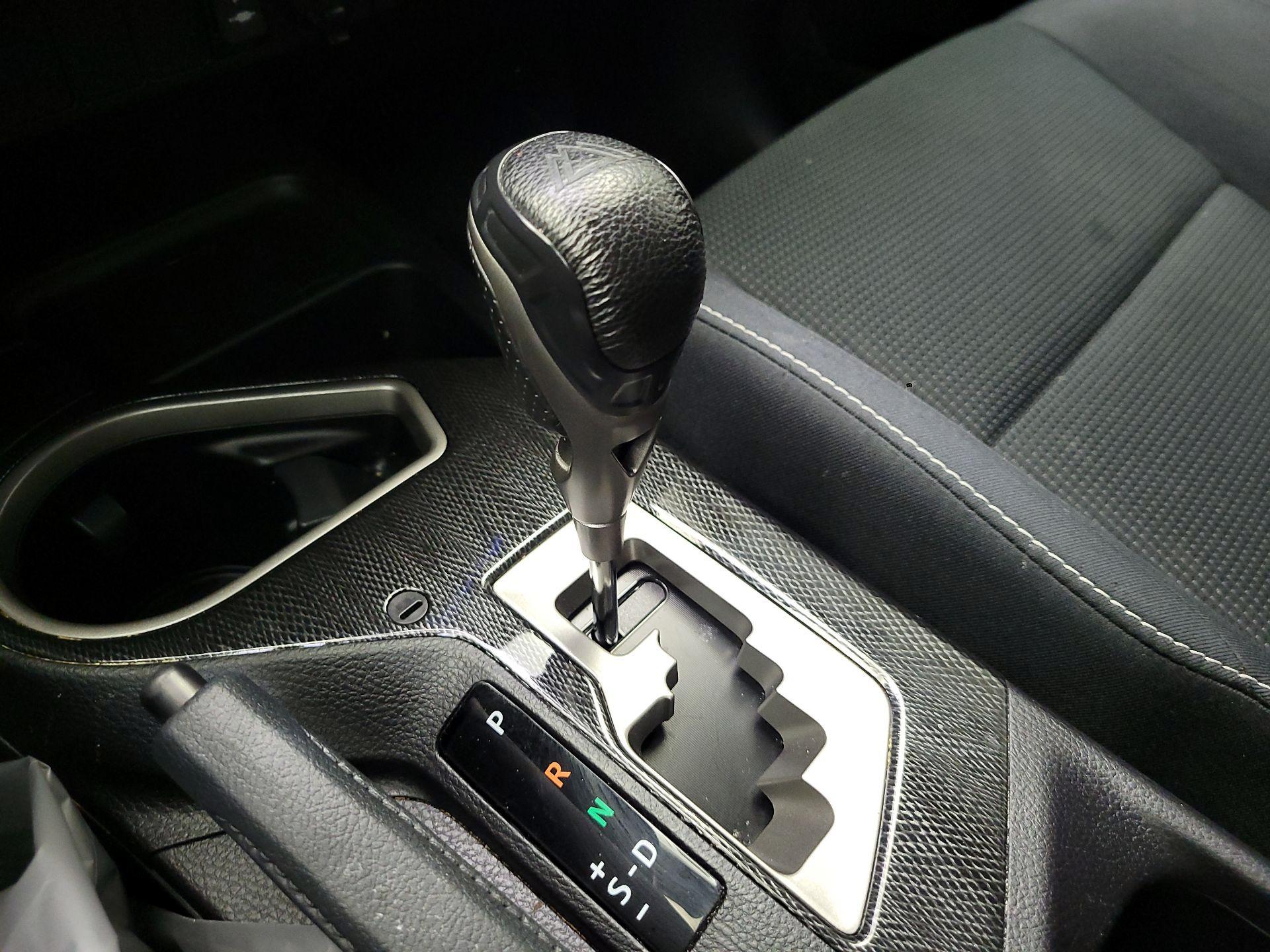 Thumbnail: 2018 Toyota RAV4 - 17