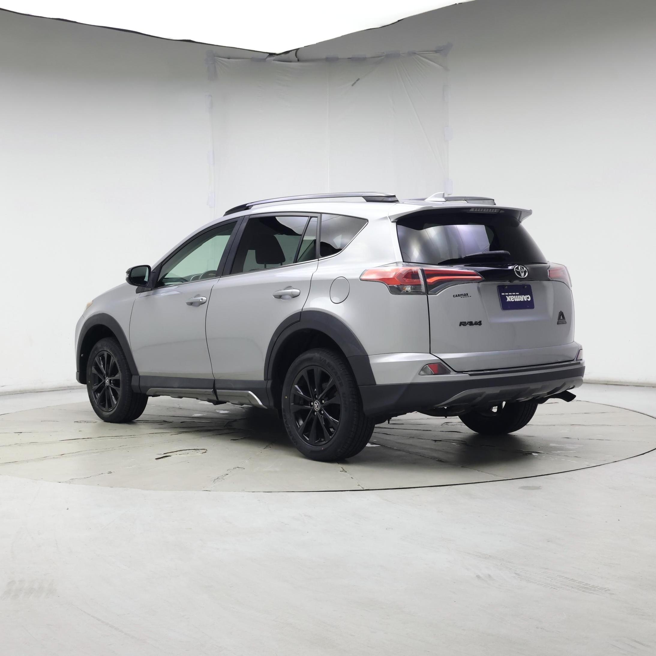 Thumbnail: 2018 Toyota RAV4 - 2