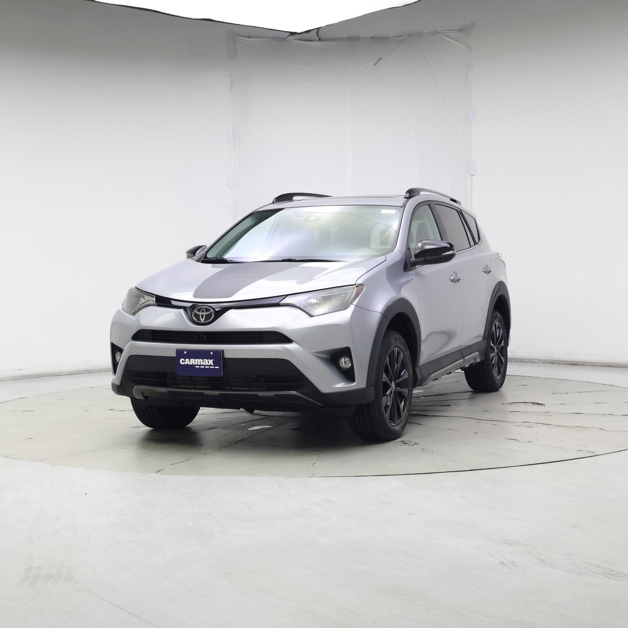 Thumbnail: 2018 Toyota RAV4 - 4