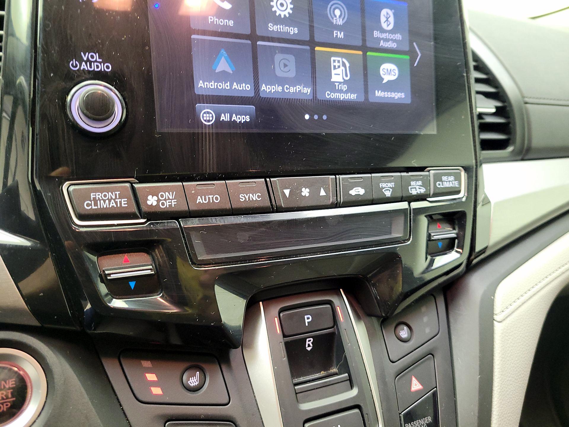 Thumbnail: 2019 Honda Odyssey - 16