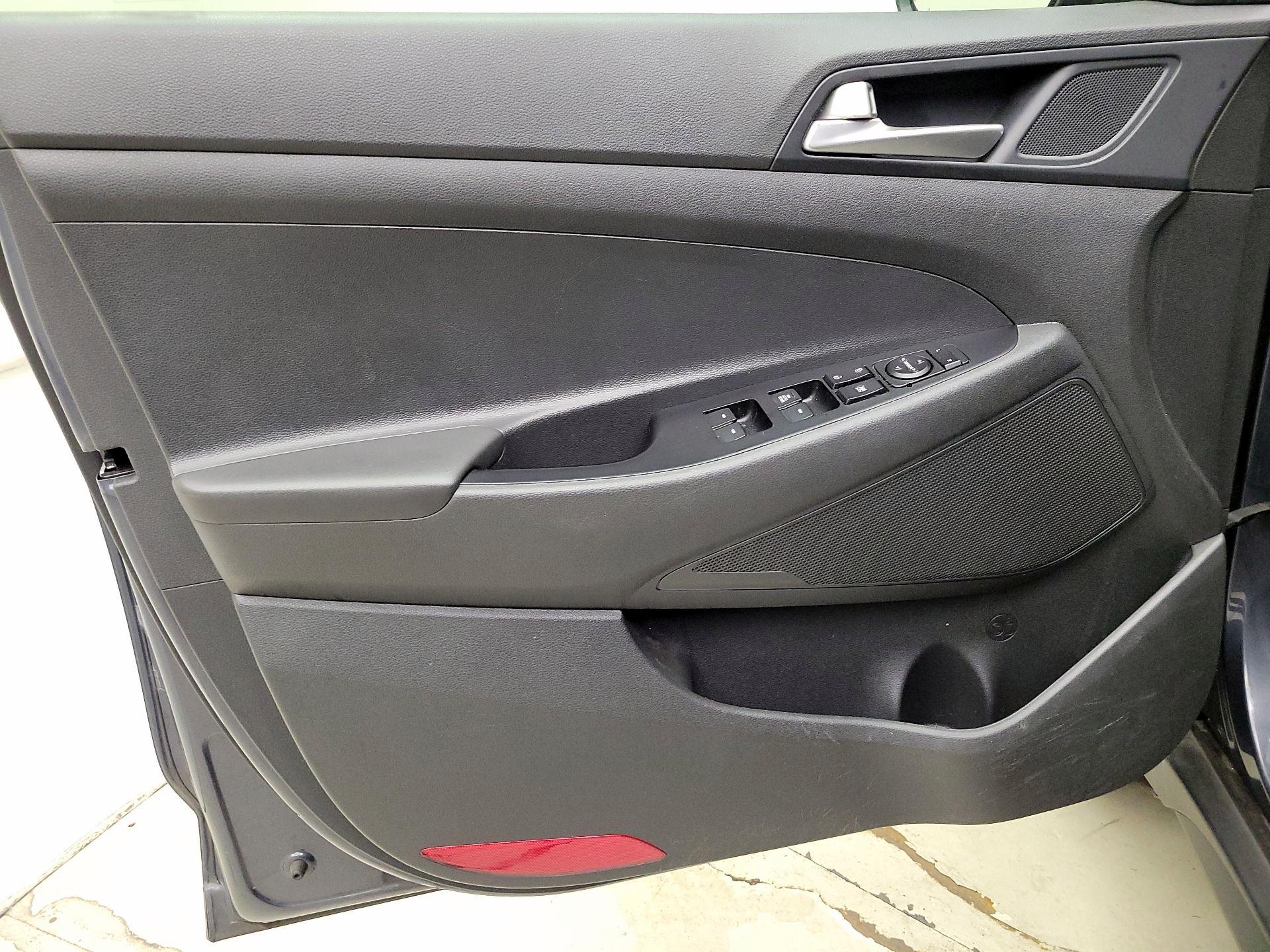 Thumbnail: 2019 Hyundai Tucson - 12