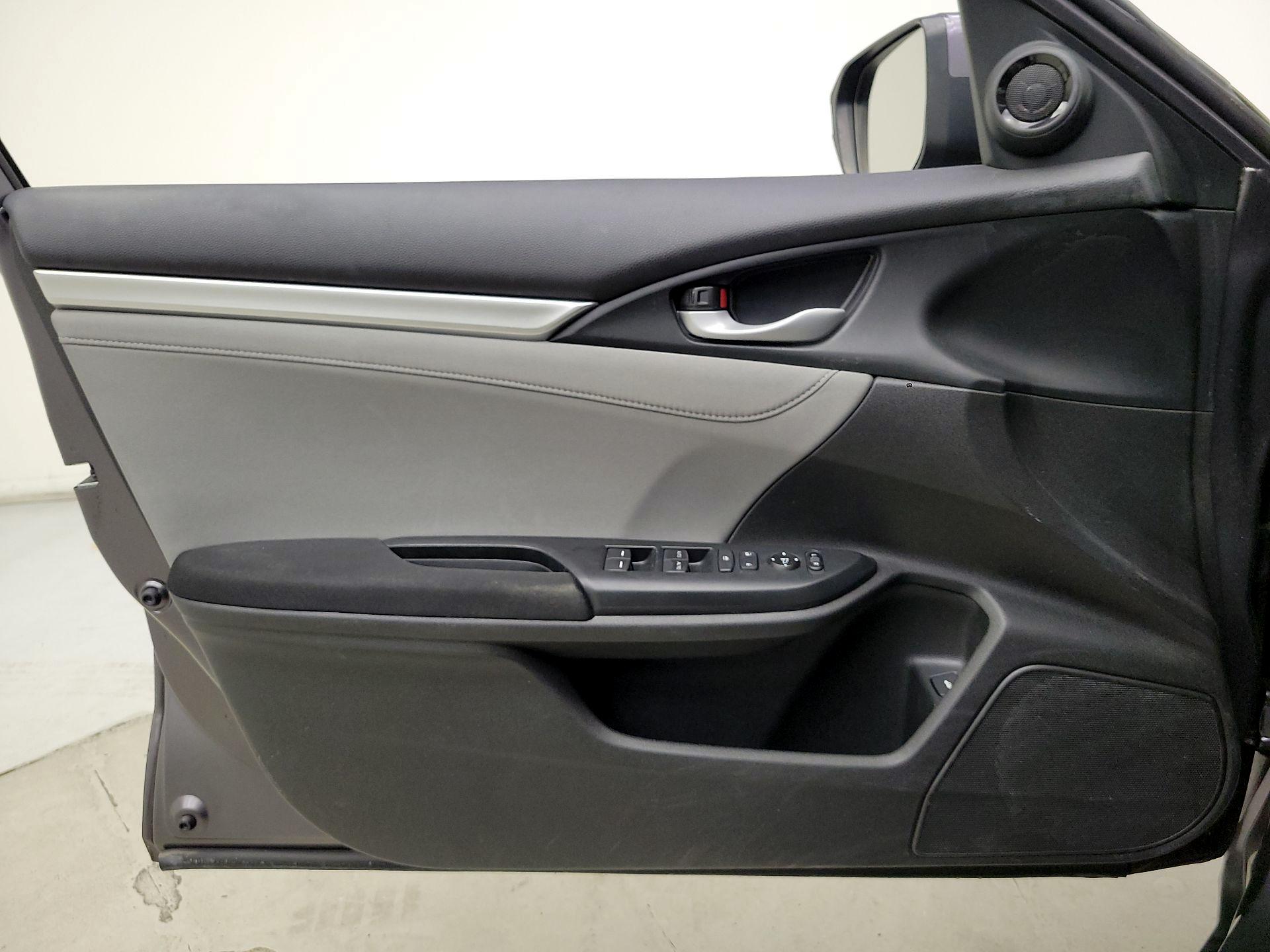 Thumbnail: 2017 Honda Civic - 12