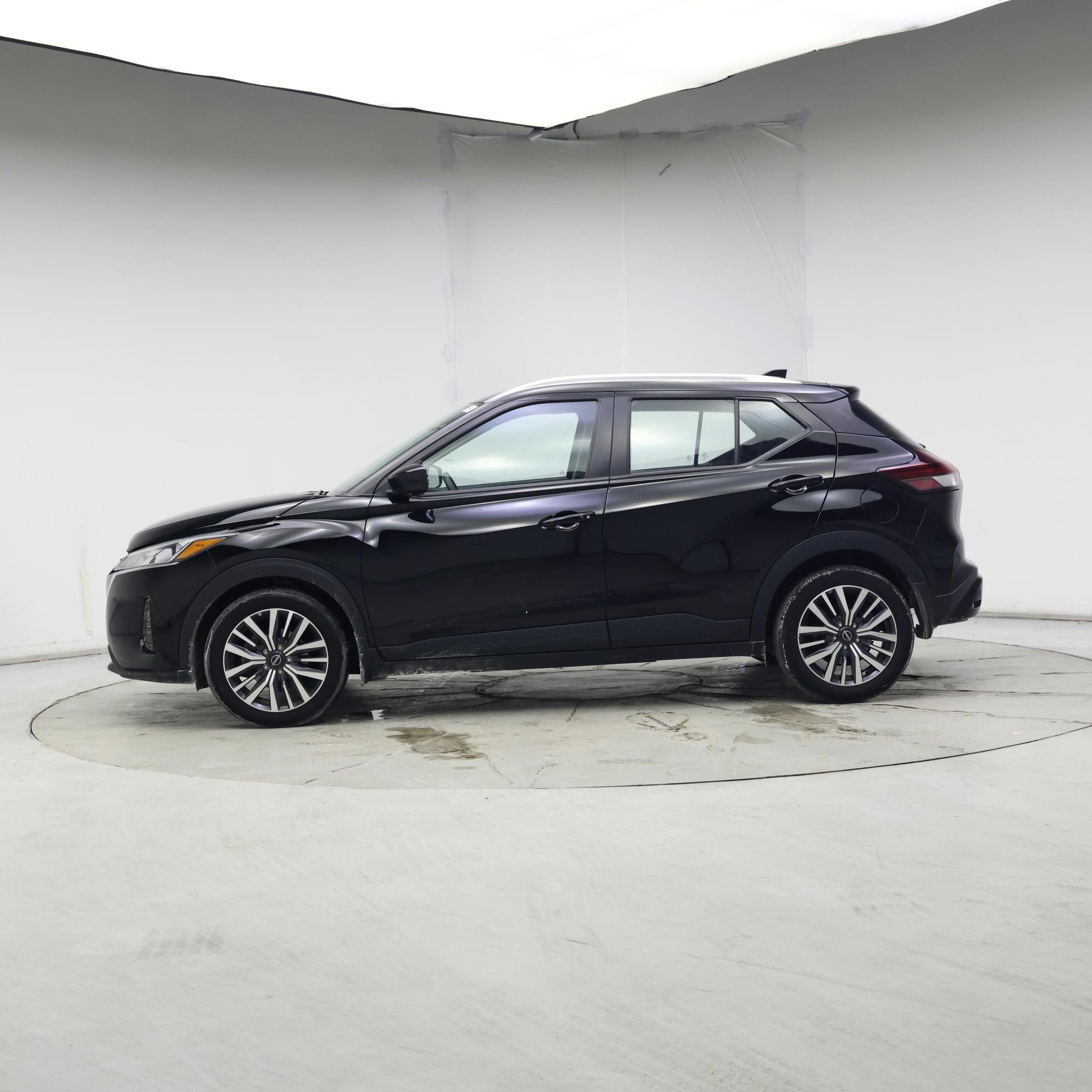 Thumbnail: 2023 Nissan Kicks - 3