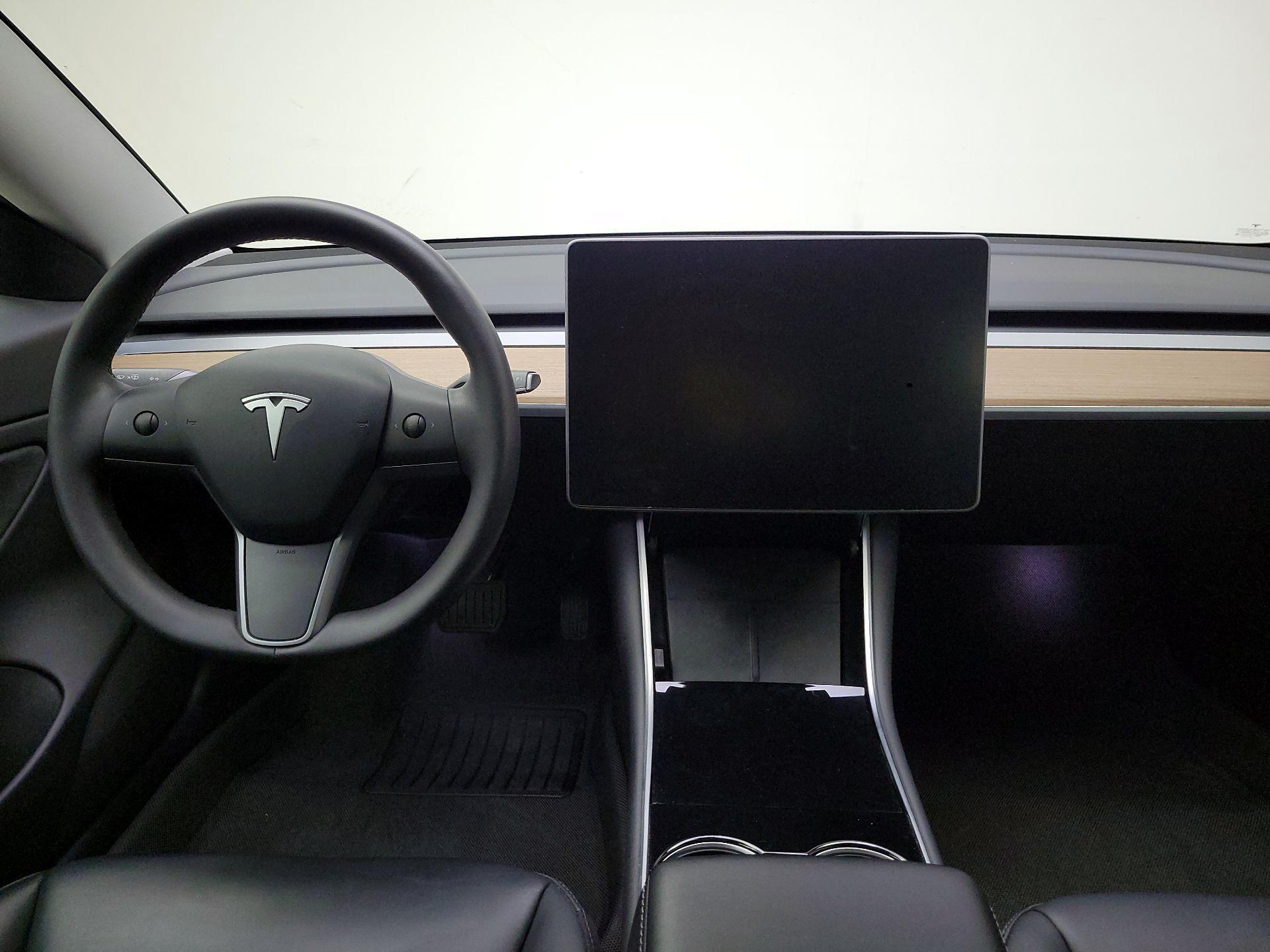 Thumbnail: 2020 Tesla Model 3 - 9