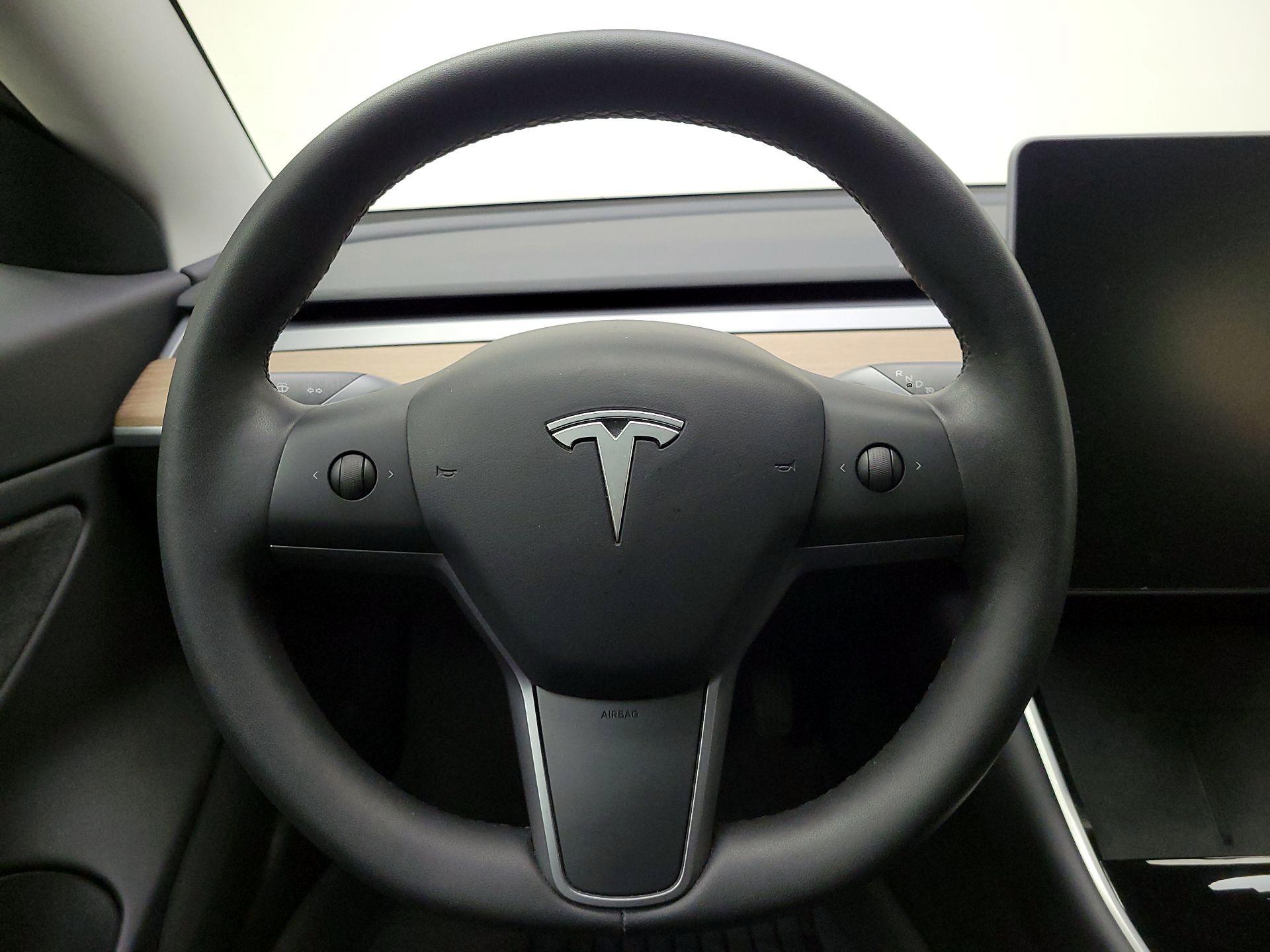 Thumbnail: 2020 Tesla Model 3 - 10