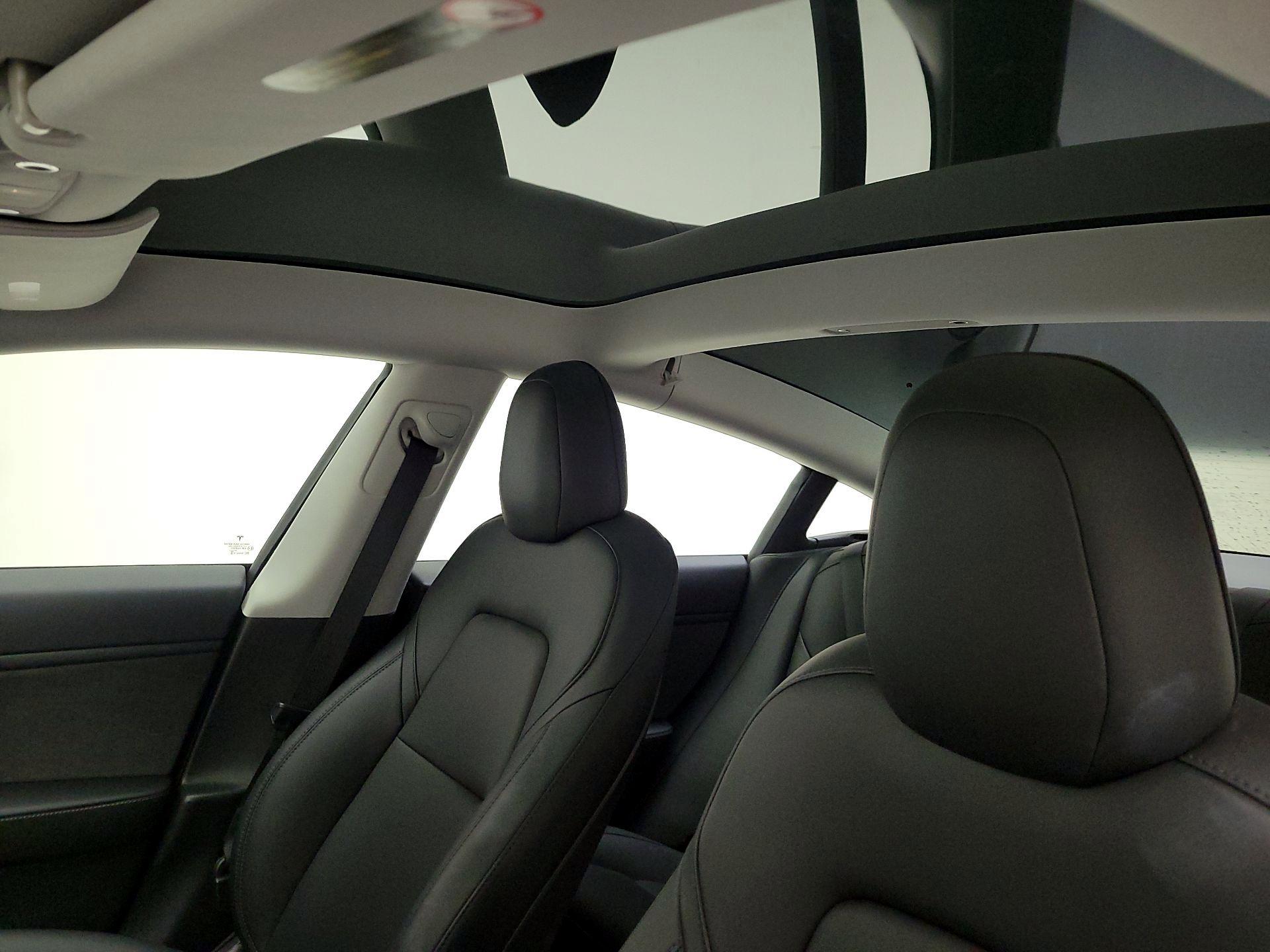 Thumbnail: 2020 Tesla Model 3 - 19