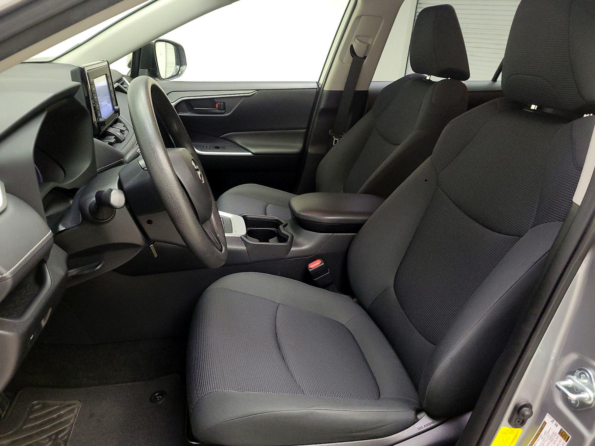 Thumbnail: 2019 Toyota RAV4 - 11