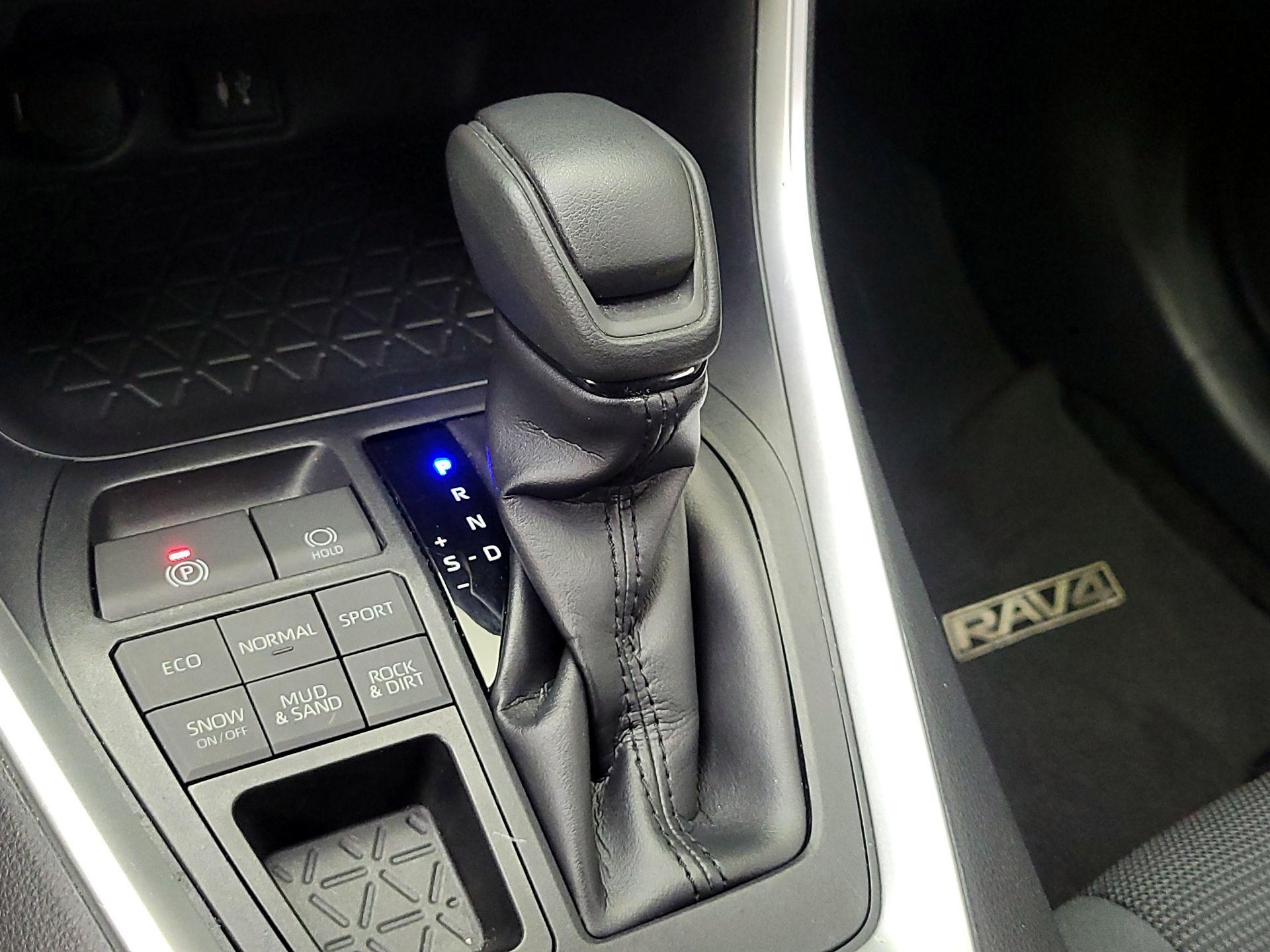 Thumbnail: 2019 Toyota RAV4 - 17