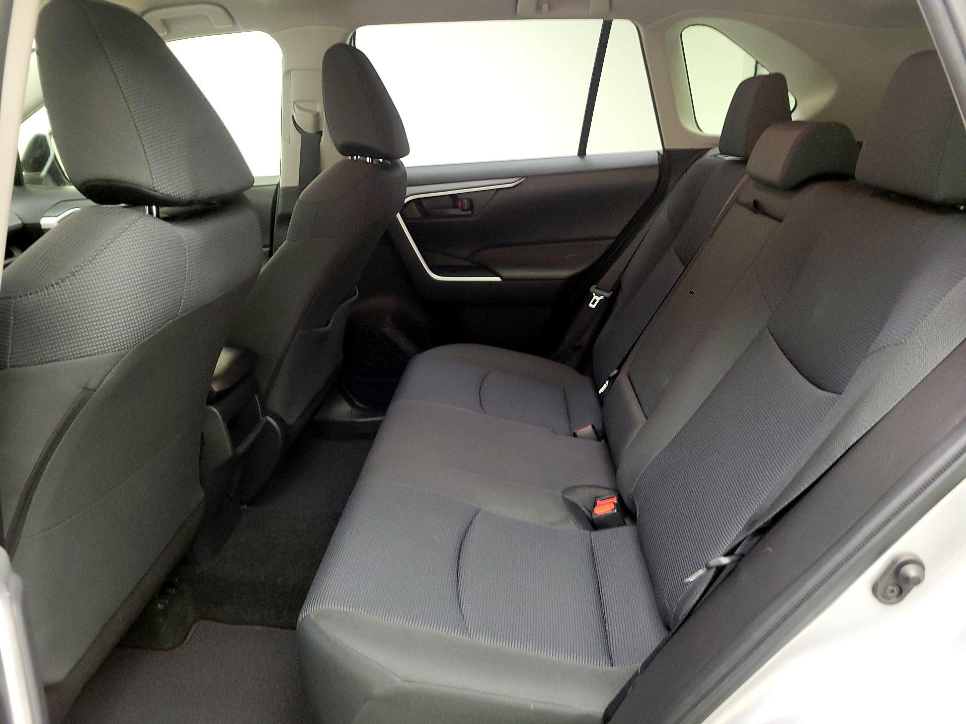 Thumbnail: 2019 Toyota RAV4 - 19