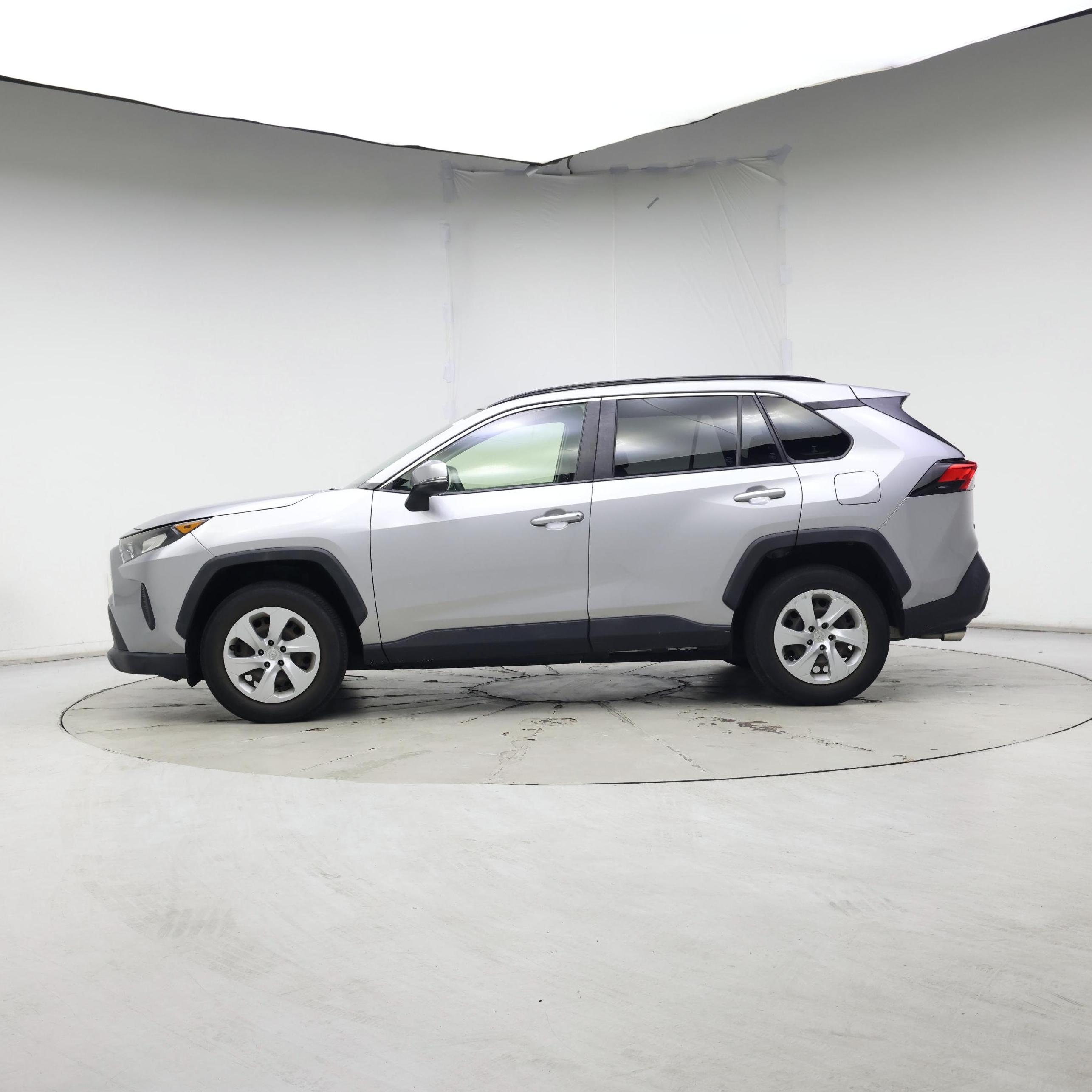 Thumbnail: 2019 Toyota RAV4 - 3