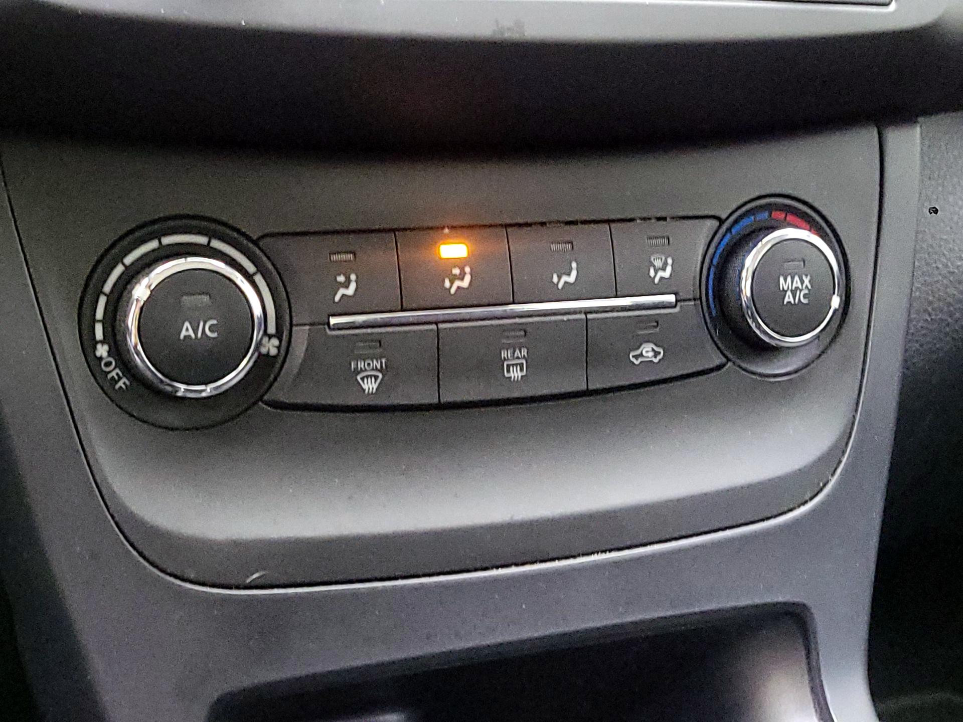 Thumbnail: 2017 Nissan Sentra - 15