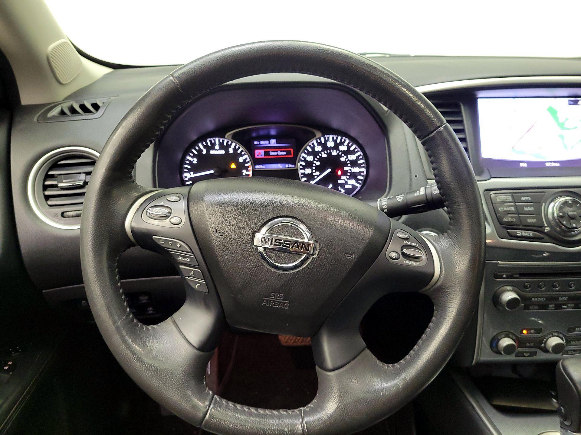 Thumbnail: 2017 Nissan Pathfinder - 10