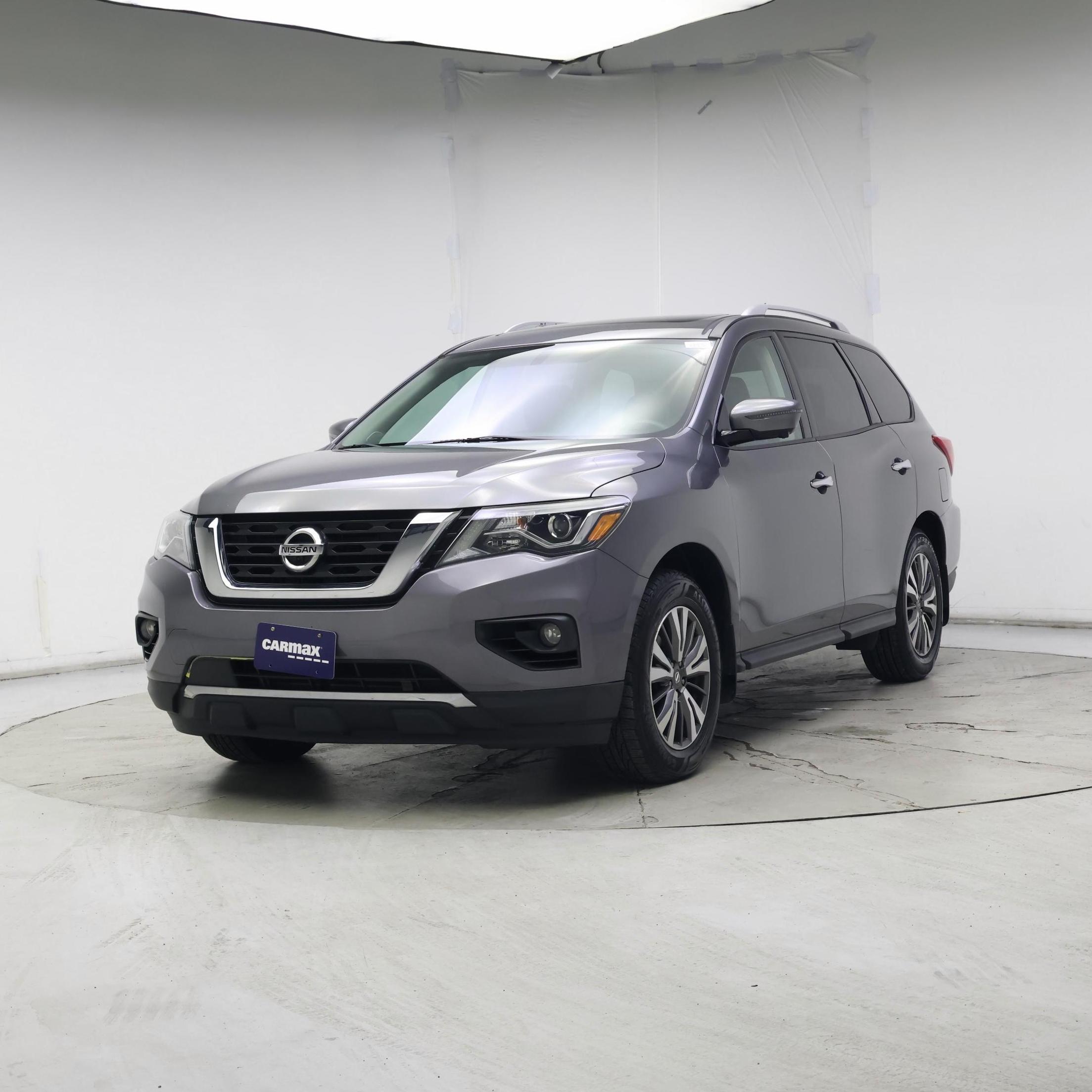 Thumbnail: 2017 Nissan Pathfinder - 4