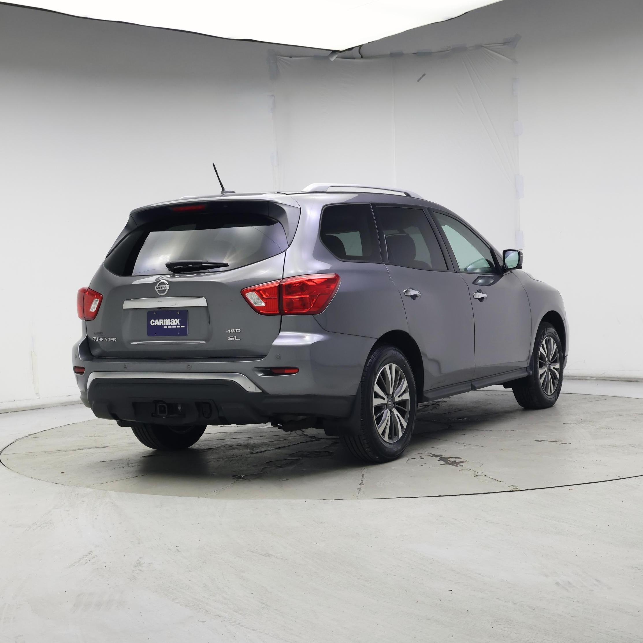 Thumbnail: 2017 Nissan Pathfinder - 8