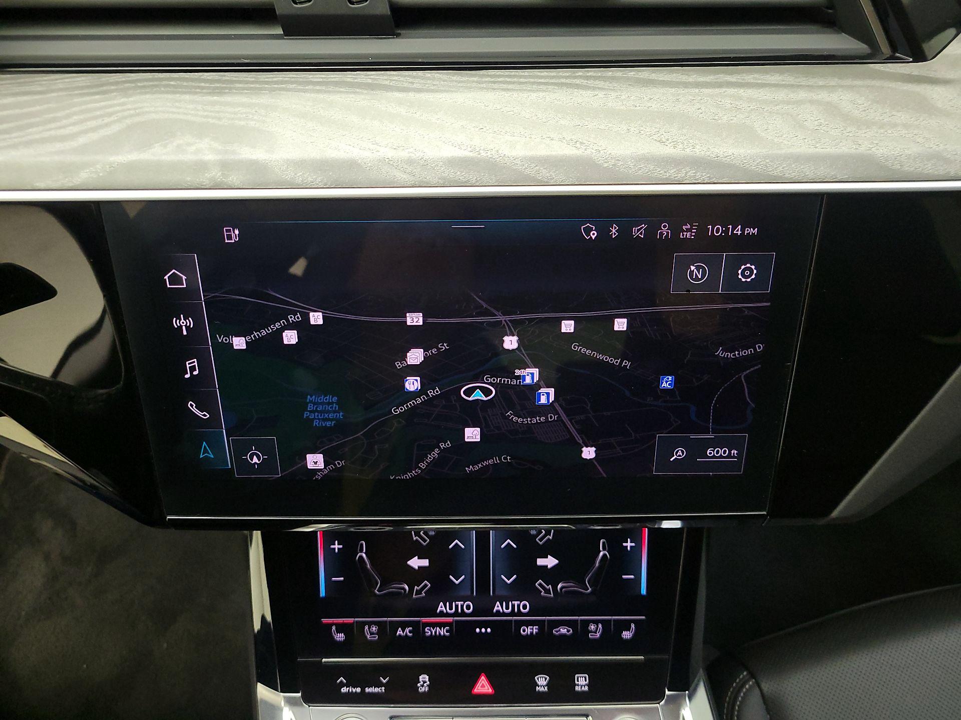 Thumbnail: 2021 Audi e-tron S - 14