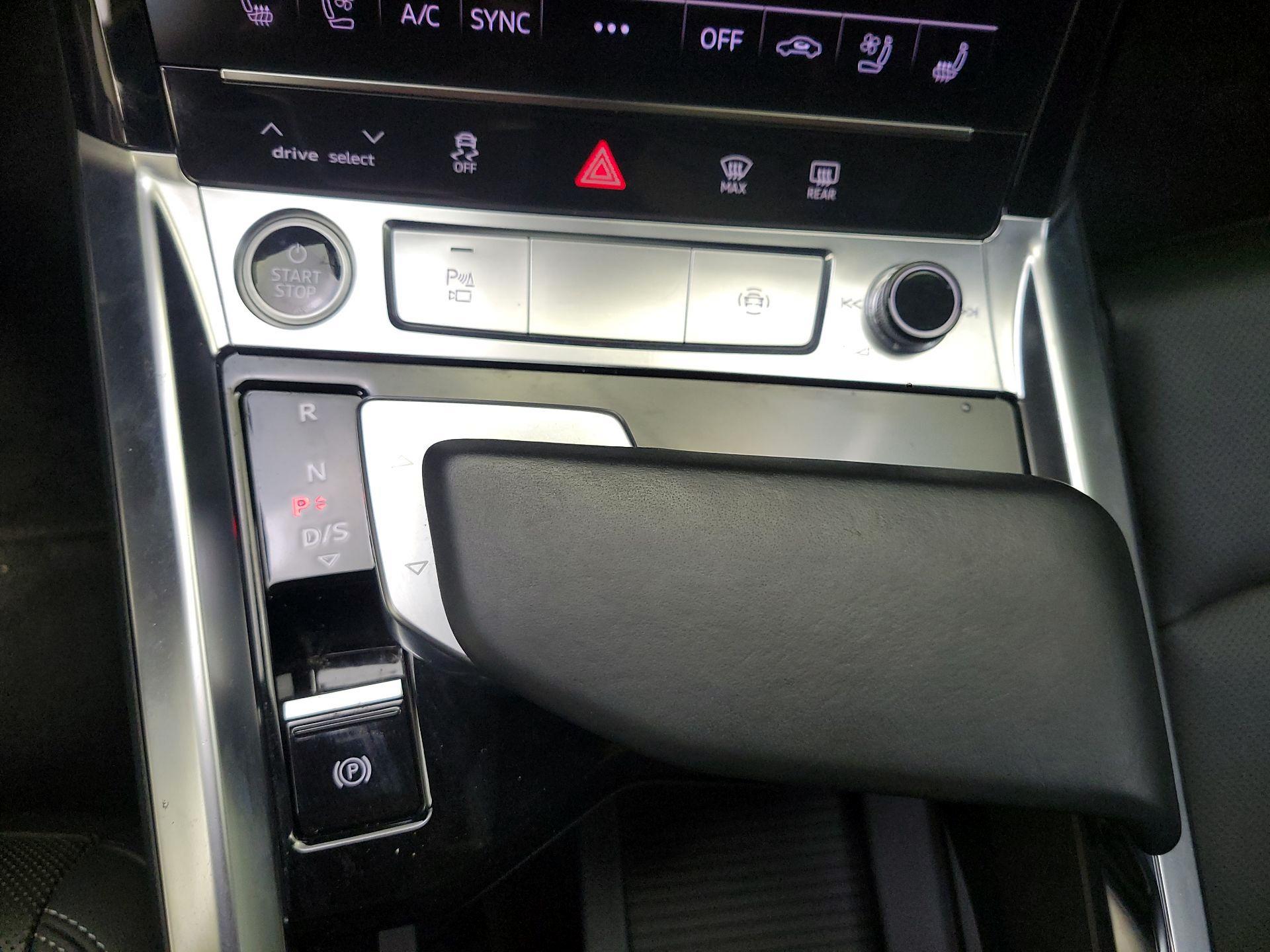 Thumbnail: 2021 Audi e-tron S - 18