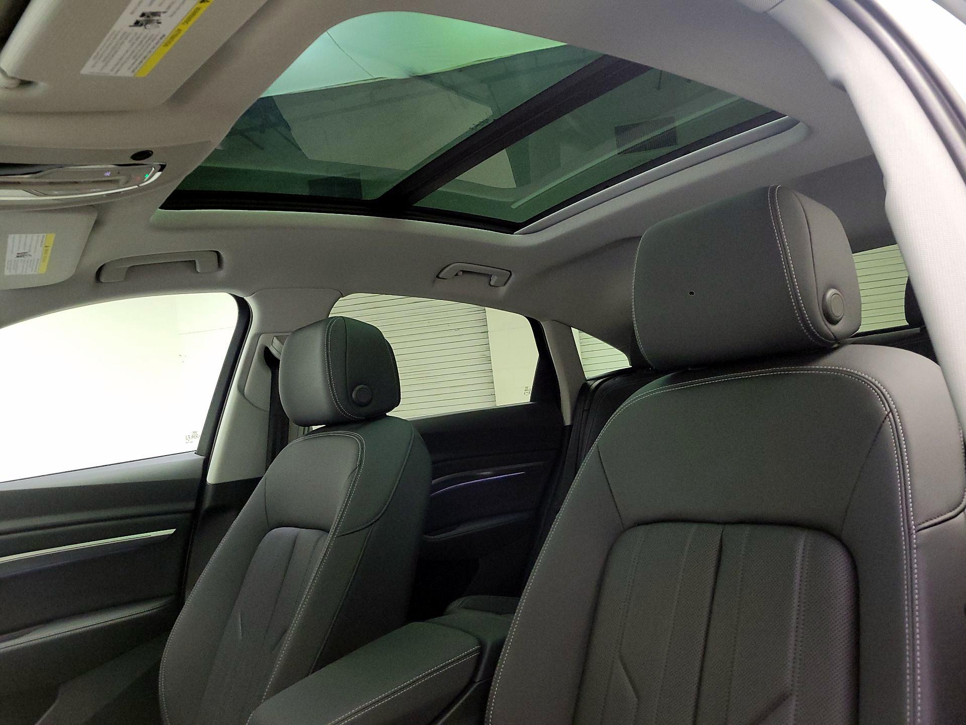 Thumbnail: 2021 Audi e-tron S - 20