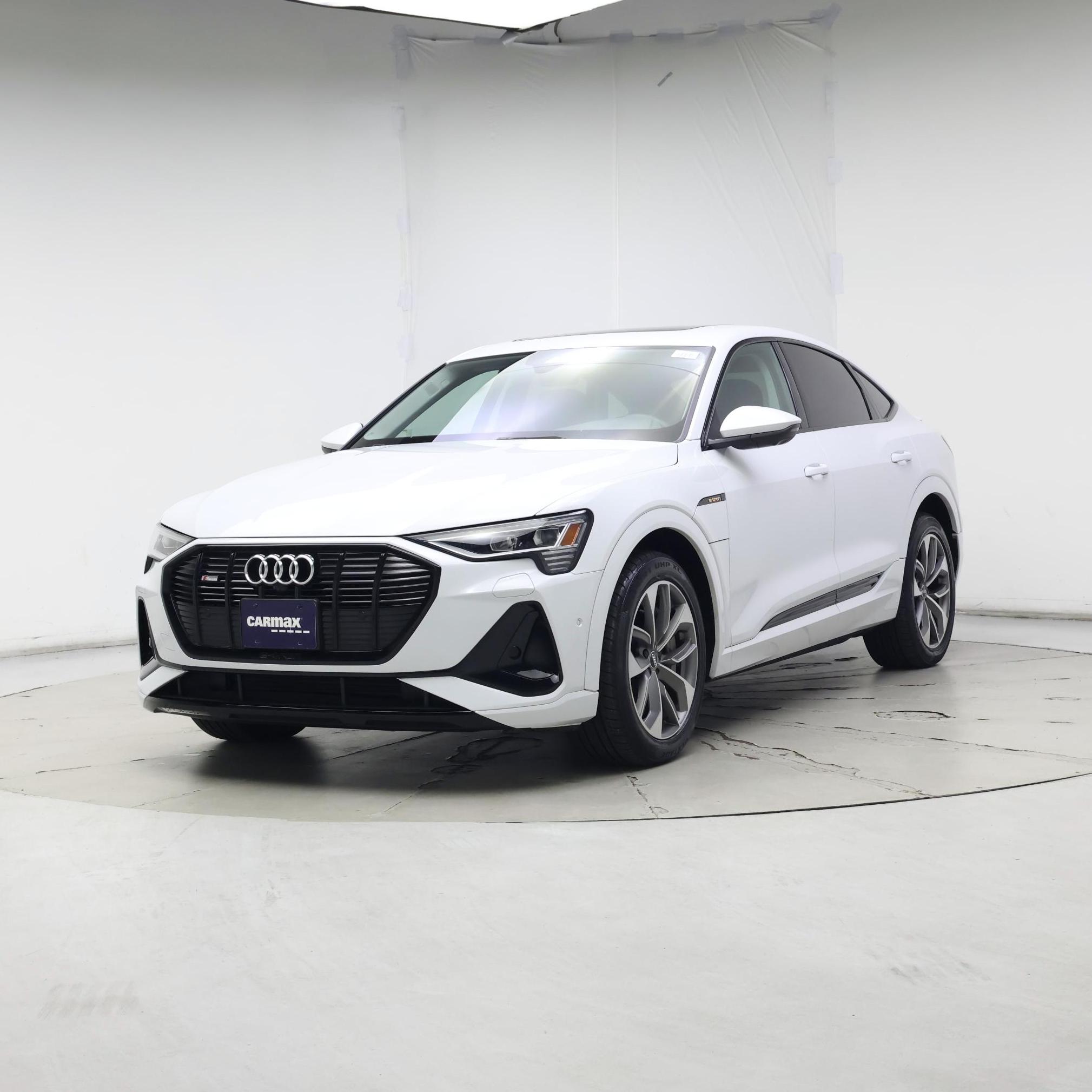 Thumbnail: 2021 Audi e-tron S - 4