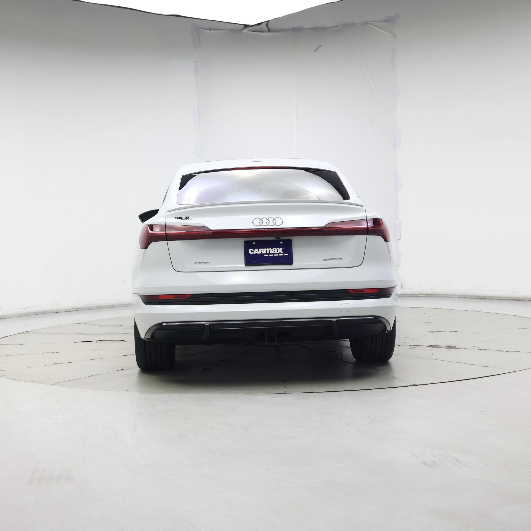 Thumbnail: 2021 Audi e-tron S - 6