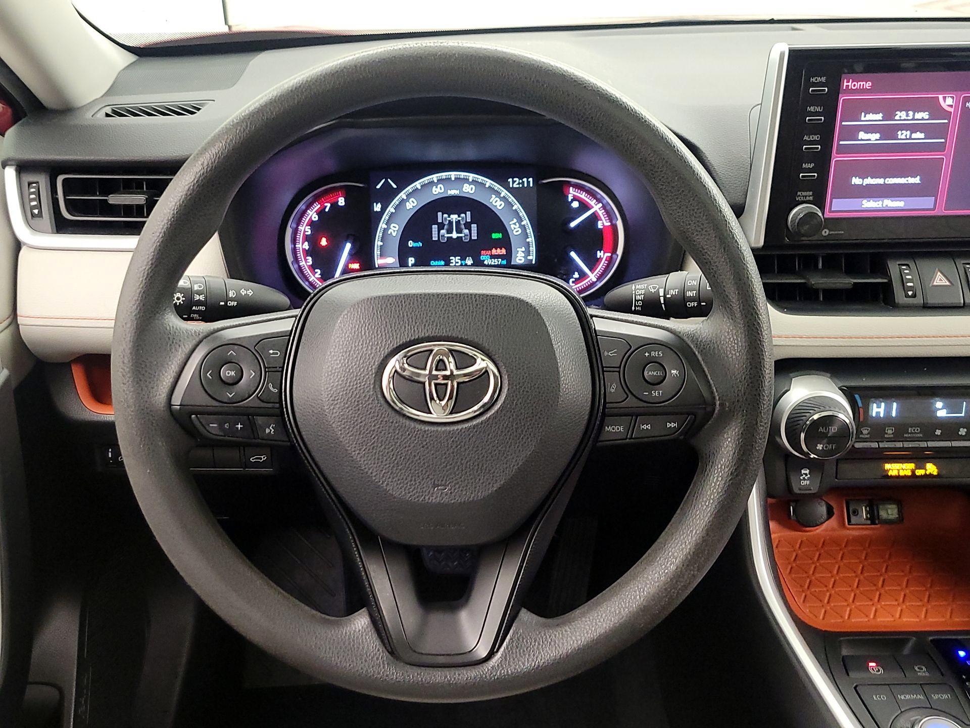 Thumbnail: 2019 Toyota RAV4 - 10