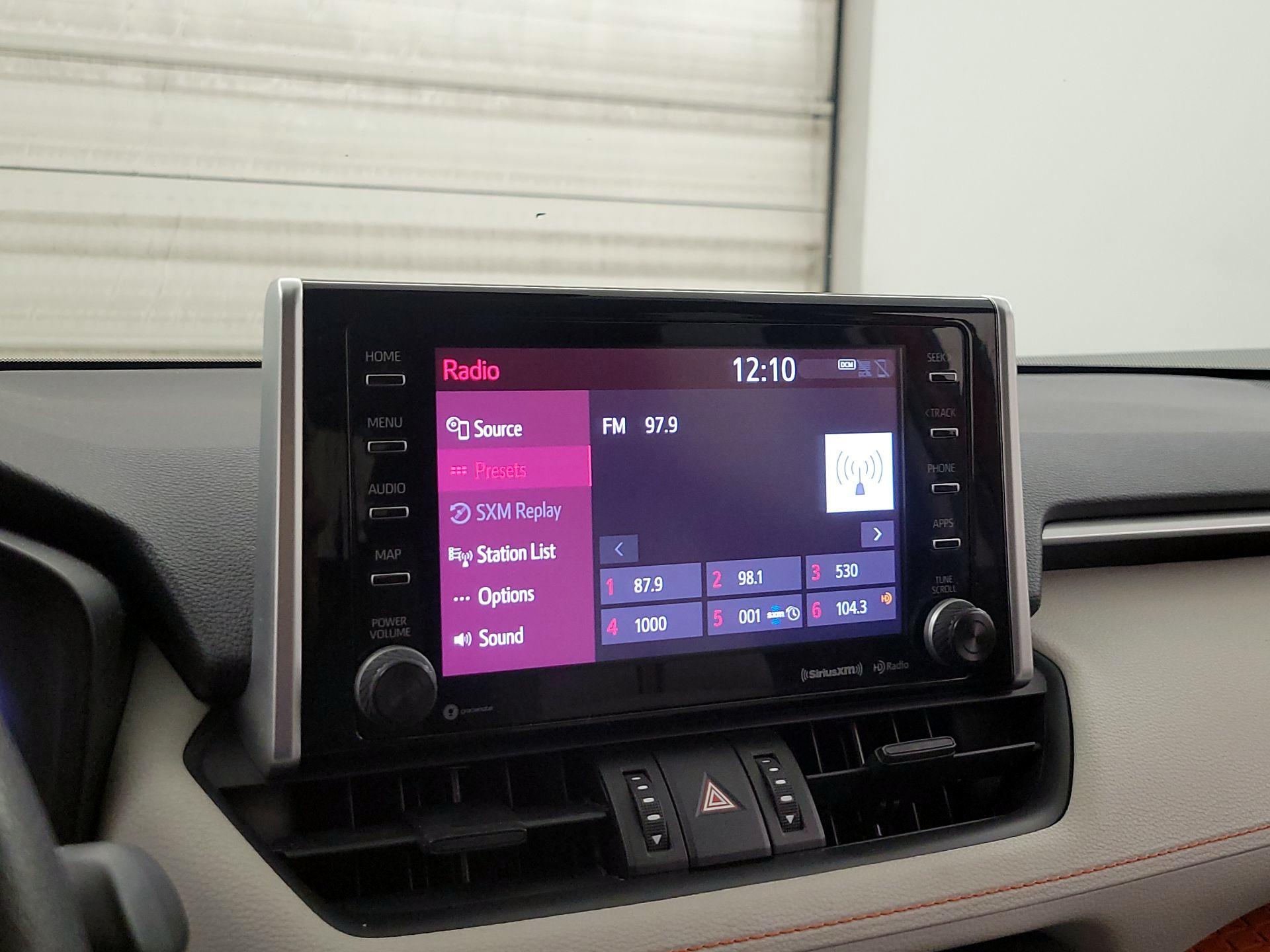 Thumbnail: 2019 Toyota RAV4 - 15